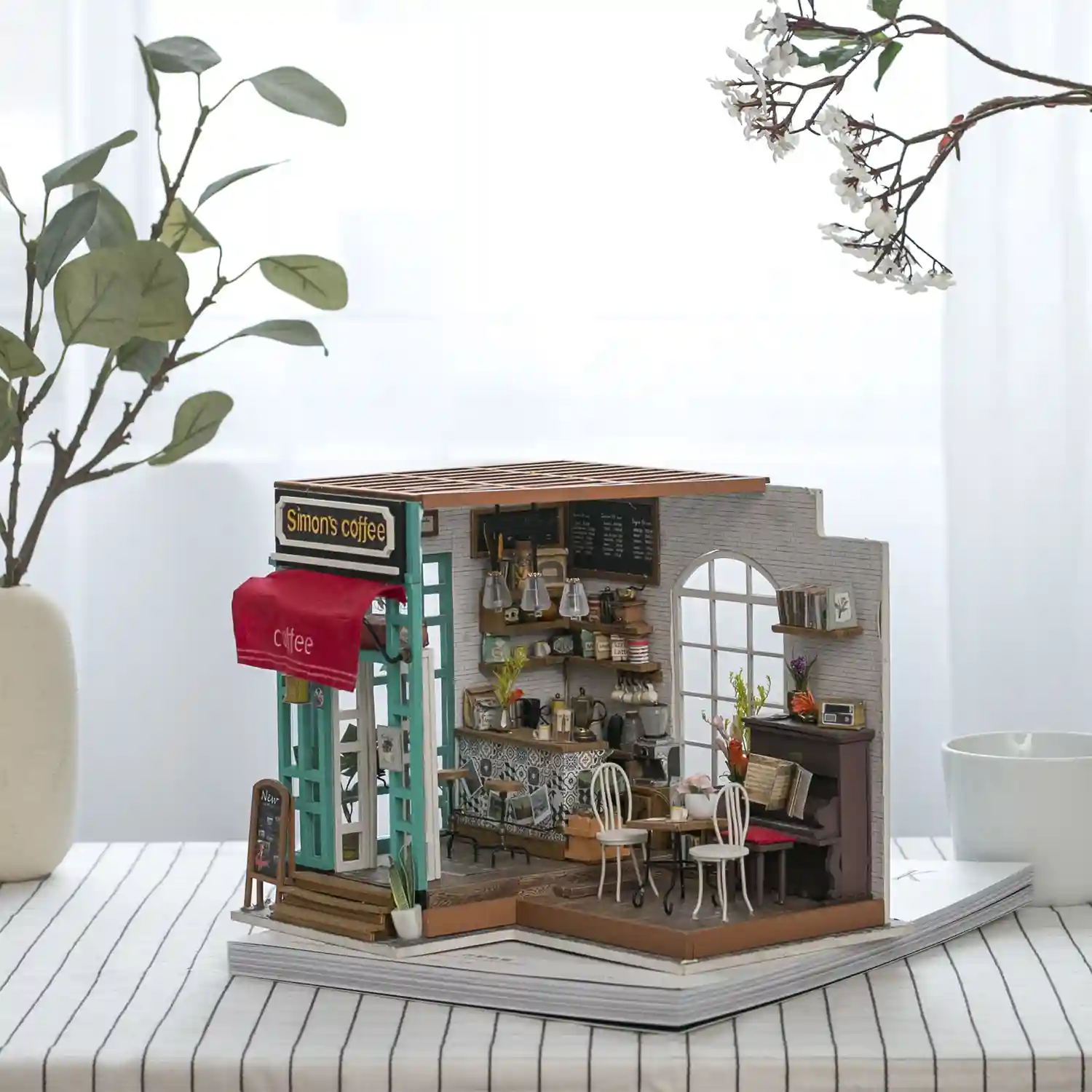 Taste Life (Cocina). Casa de muñecas maqueta de madera para pintar y montar.  56 piezas