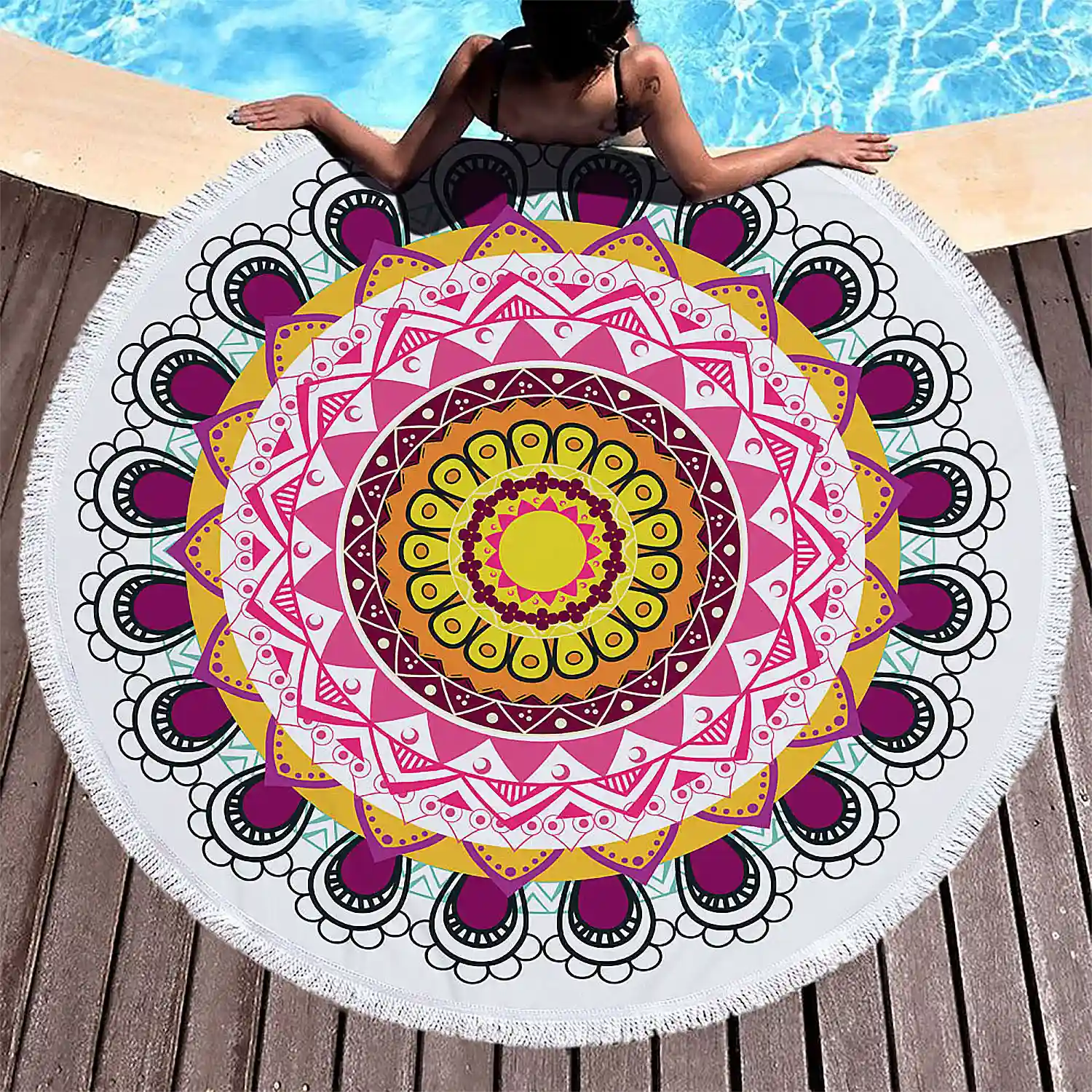 Toalla redonda ,tapete redondo multiusos 150cms, 205 GSM. Diseño mandala  rosa.