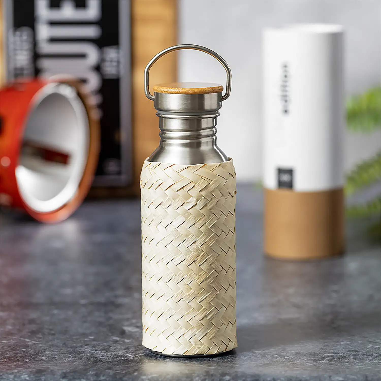 Bidón 600 ml. aluminio con funda Paja