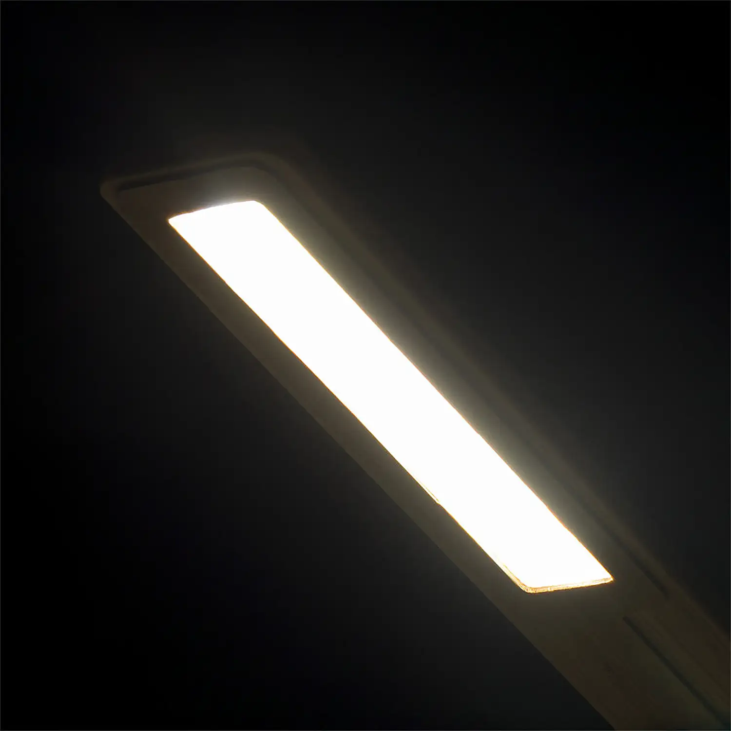 Lámpara Cargador nature bambú 25 Ledes. Plegable. 3 Posiciones de Luz. Intensidad de Luz Regulable. Conexión USB. Inalámbrico 10W. Salida USB