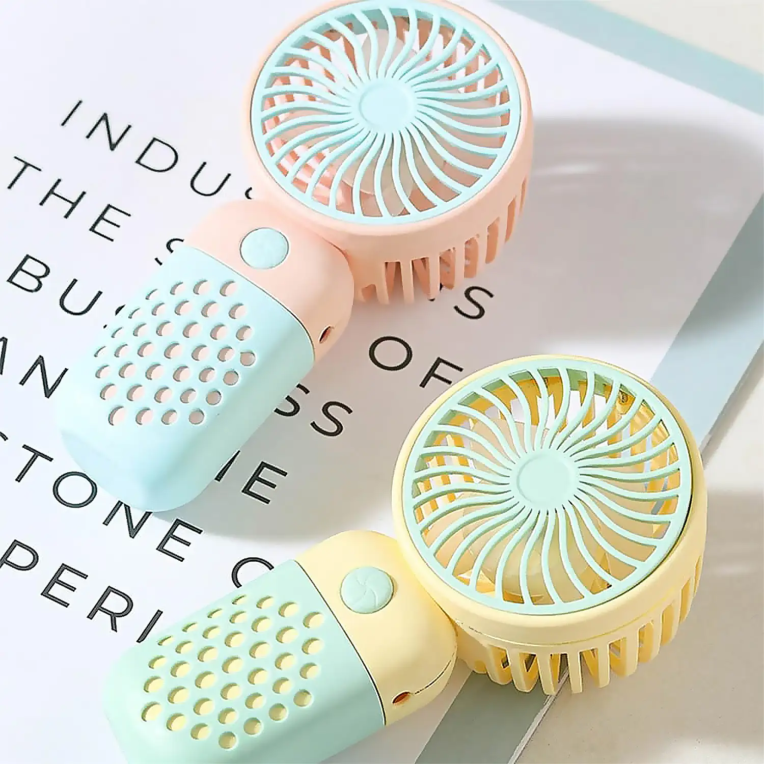 Mini ventilador de mano.