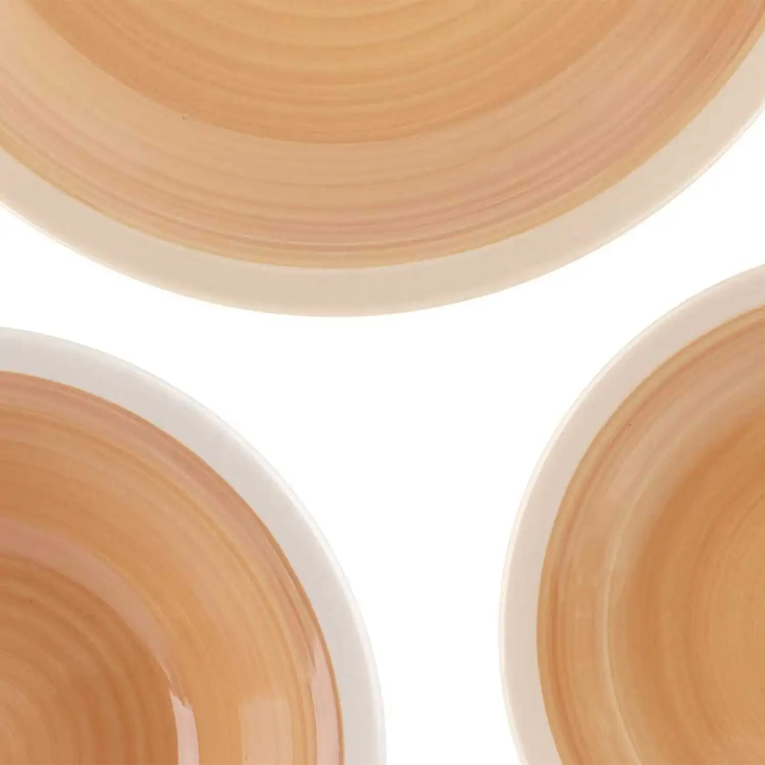 Set beige de 18 piezas de vajilla de cerámica.