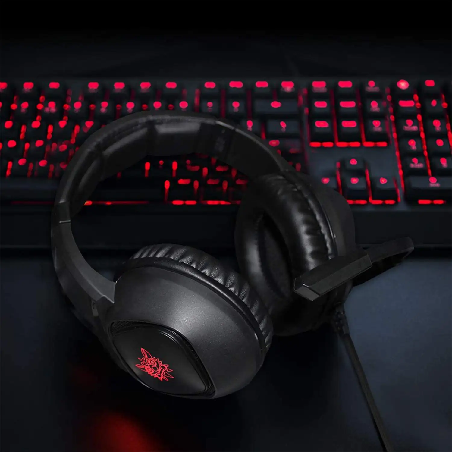 Headset Onikuma K19. Auriculares gaming con micro, conexión minijack, luces LED. PC, PS4, Xbox One, móvil, tablet.