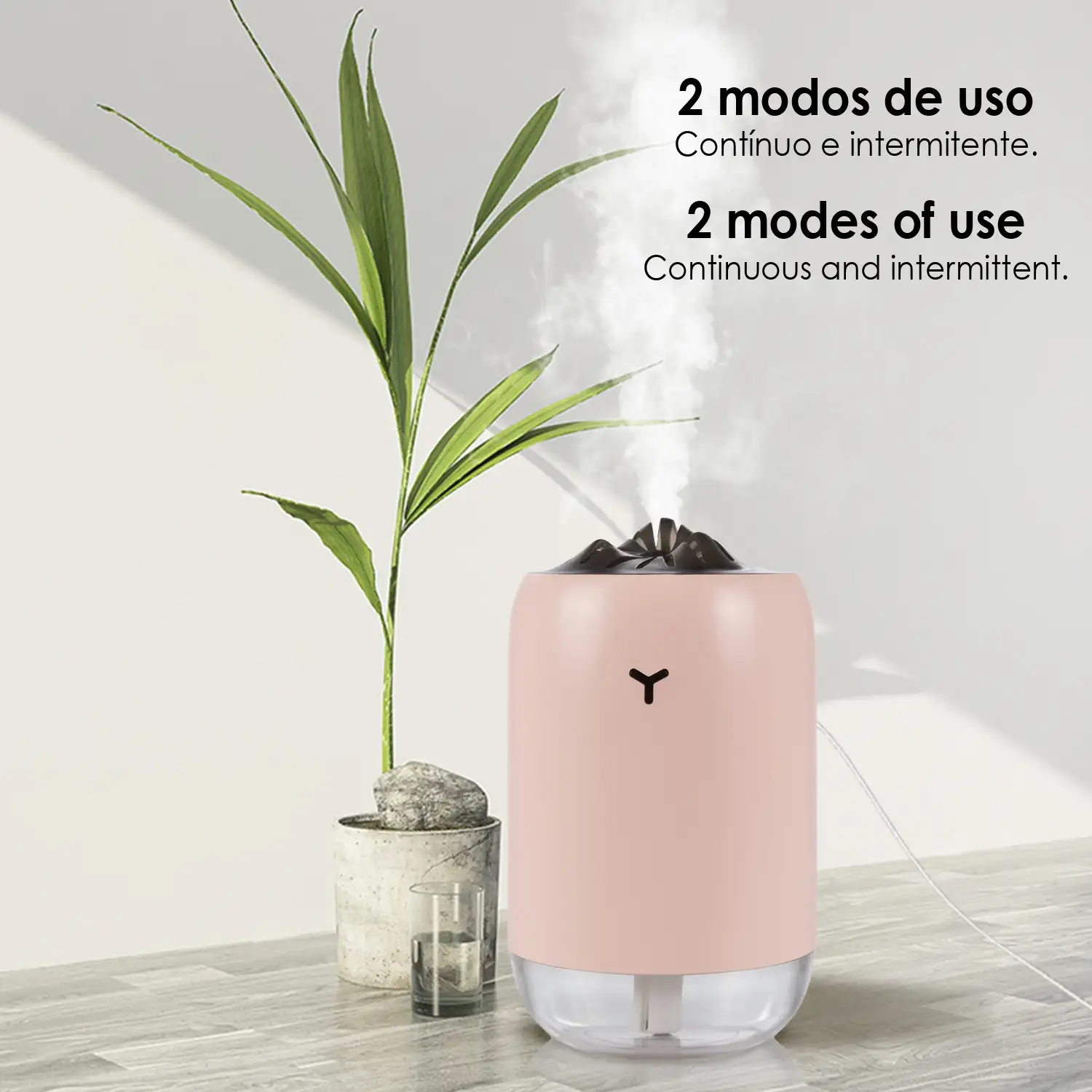 Mini humidificador de 260 ml con luz led ambiental. Función esterilización, compatible con hidroalcohol.