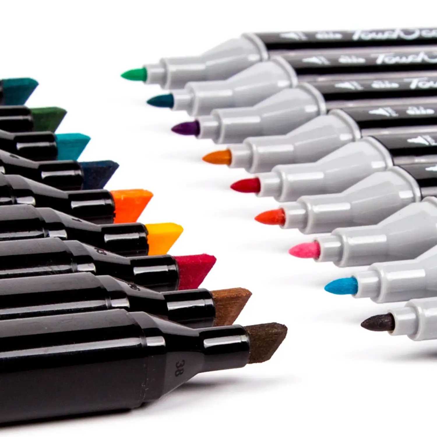 Set de 12 rotuladores en colores variados. Doble punta: fina y ancha en el mismo rotulador.