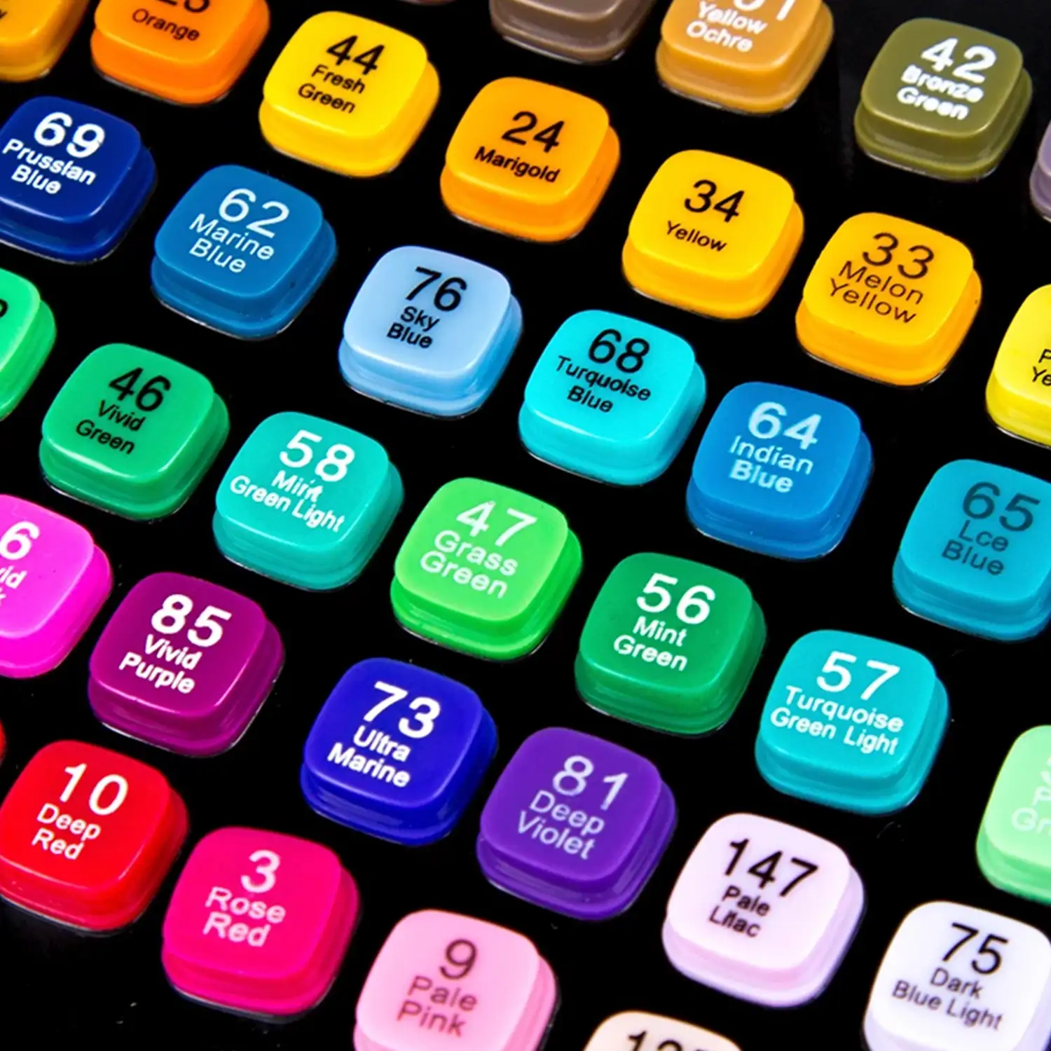Set de 204 rotuladores en colores variados. Doble punta: fina y ancha en el mismo rotulador.