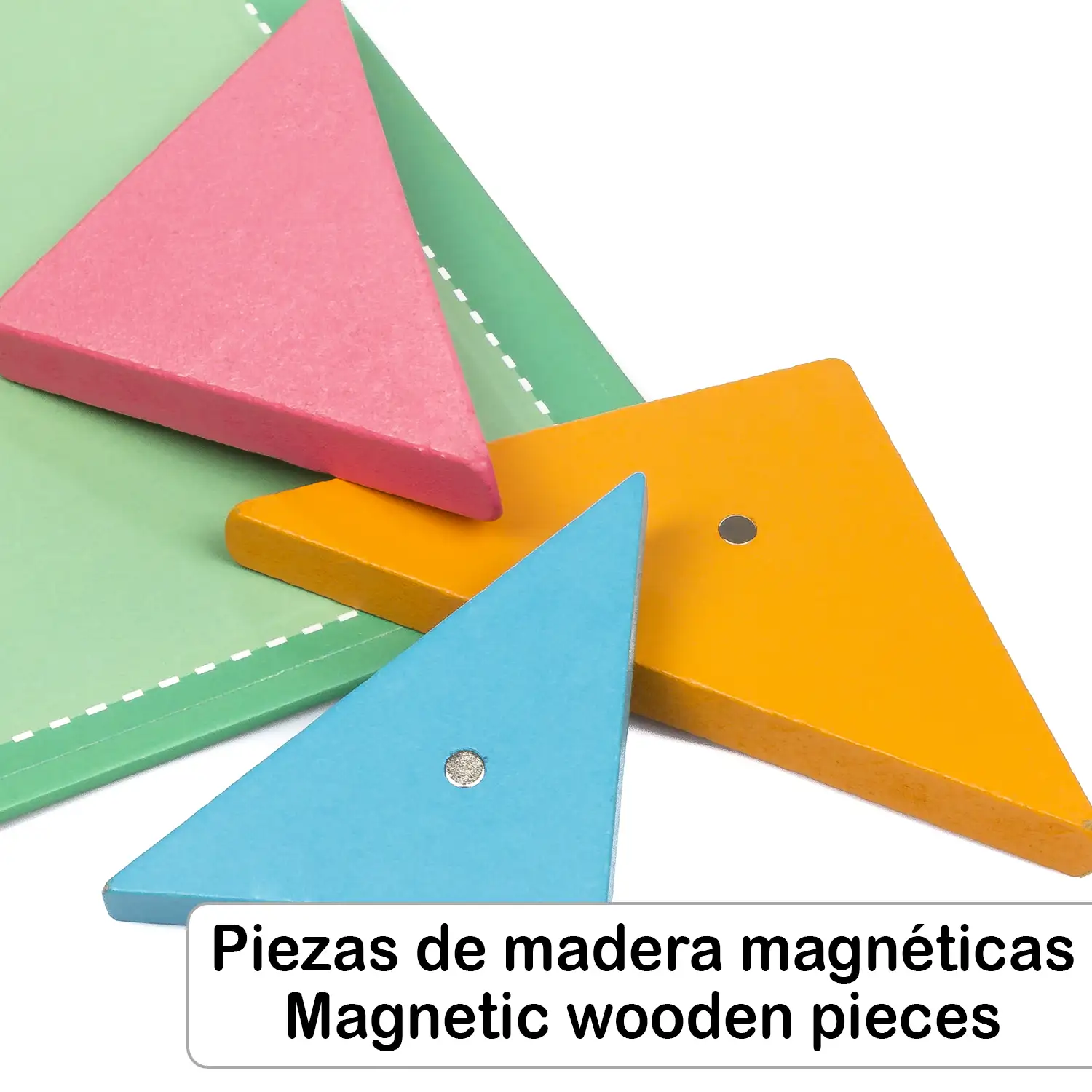 Libro con Tangram magnético de Macarone. Incluye múltiples desafíos.