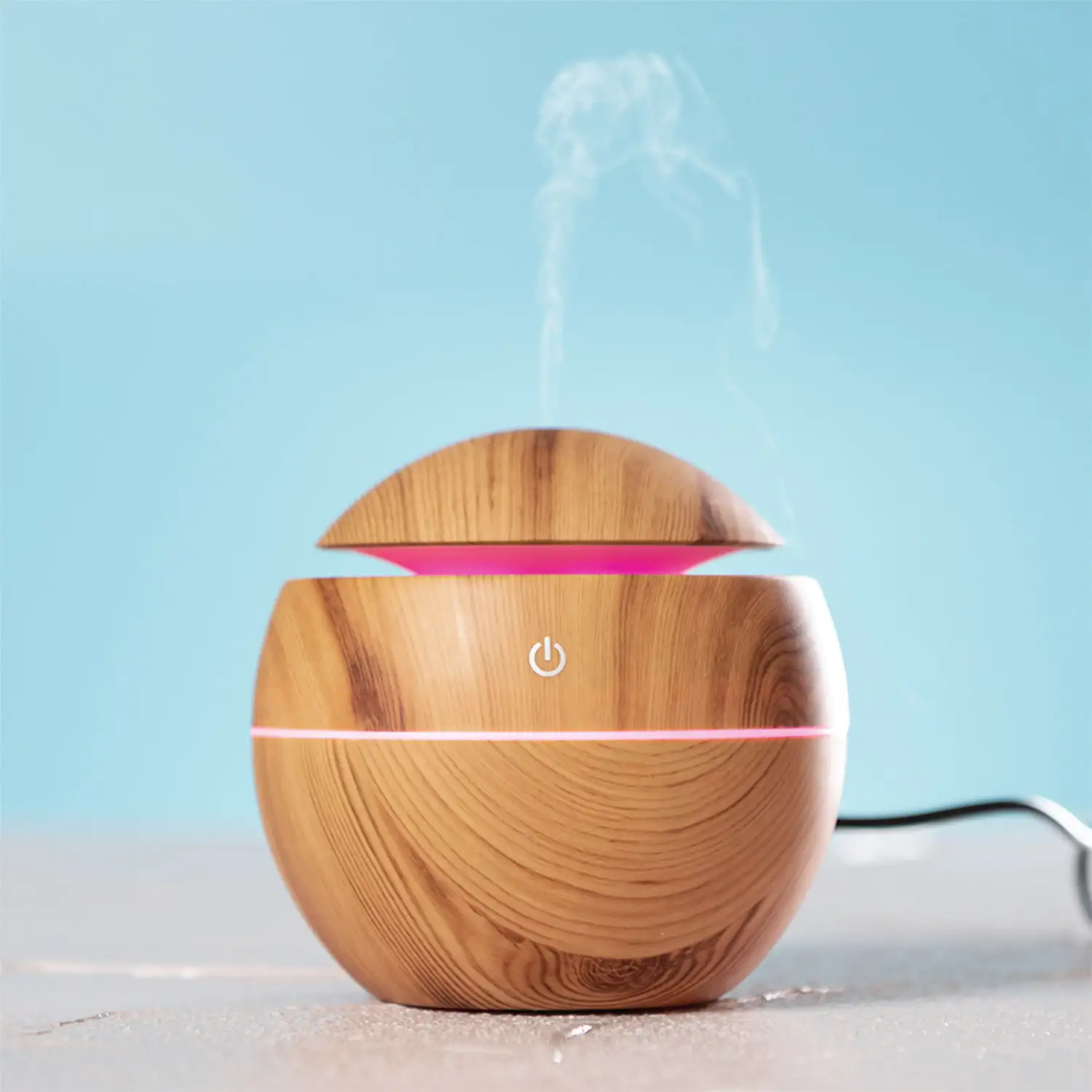 Humidificador Festok con luces LED multicolor. Depósito de 130ml.