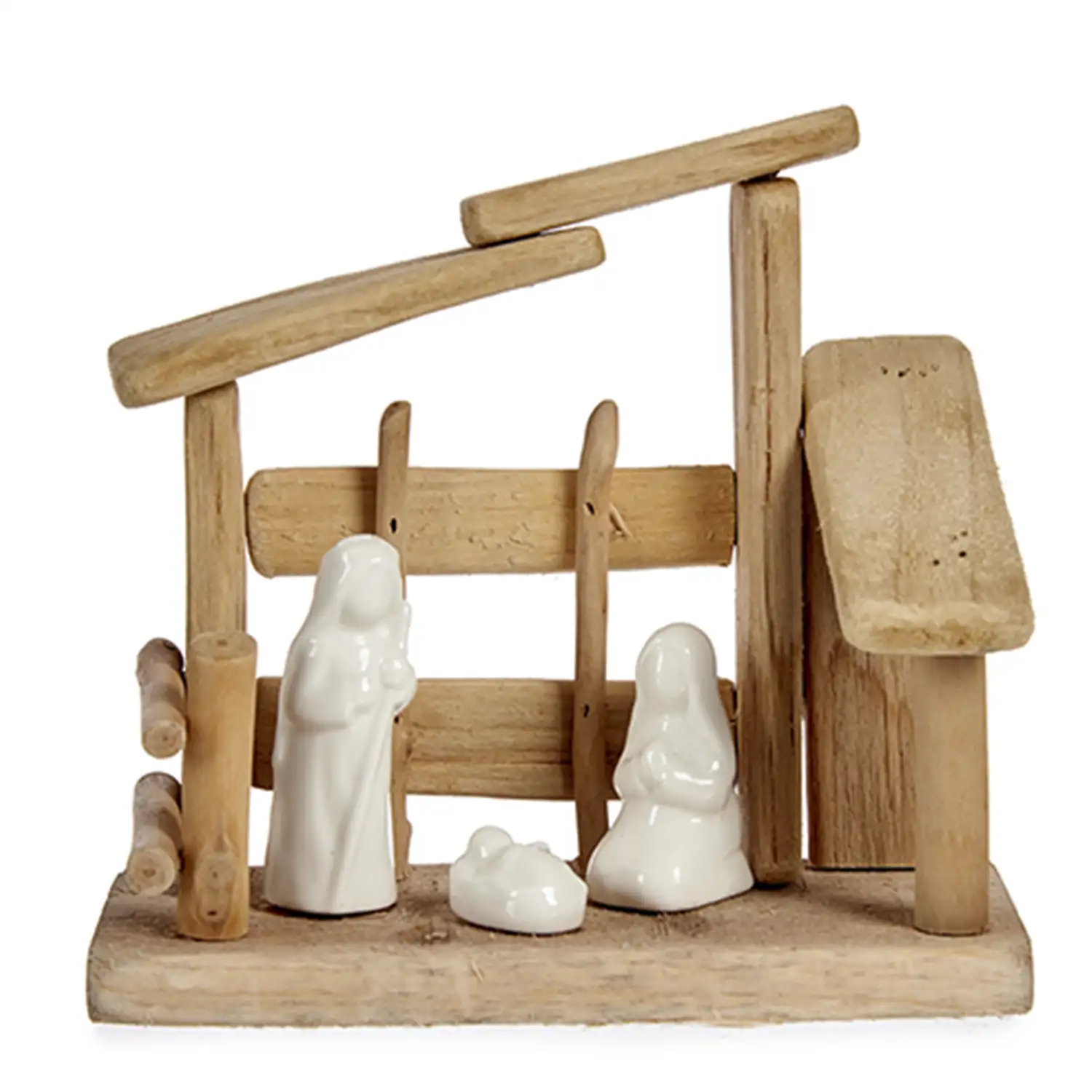 Nacimento de madera con 3 figuritas.