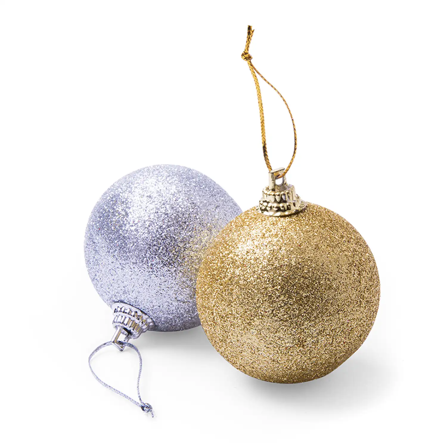 Pack de 6 bolas de navidad para colgar en colores metalizados plata y dorado.