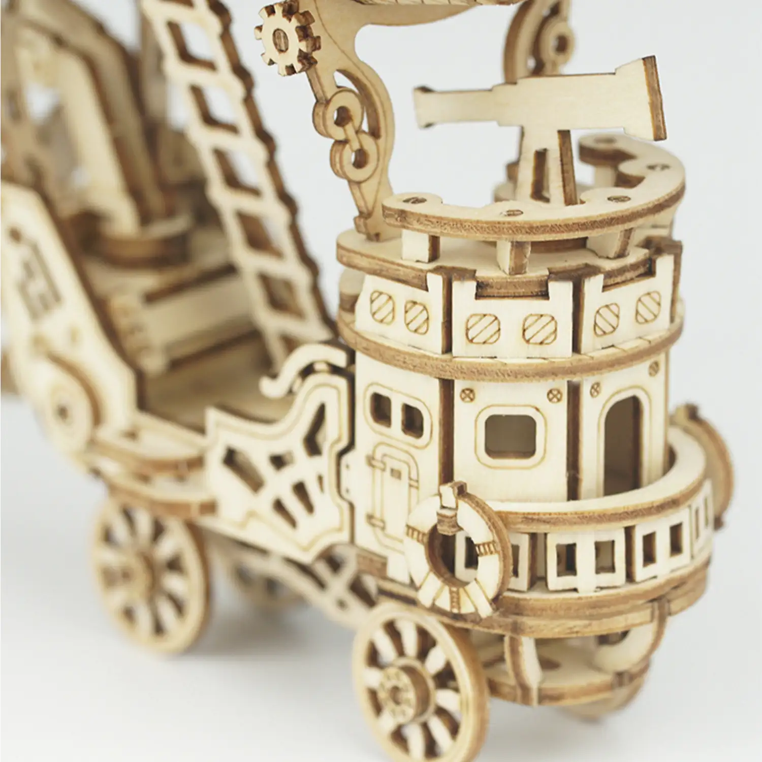 Dirigible. Maqueta 3D realista con gran detalle, 176 piezas