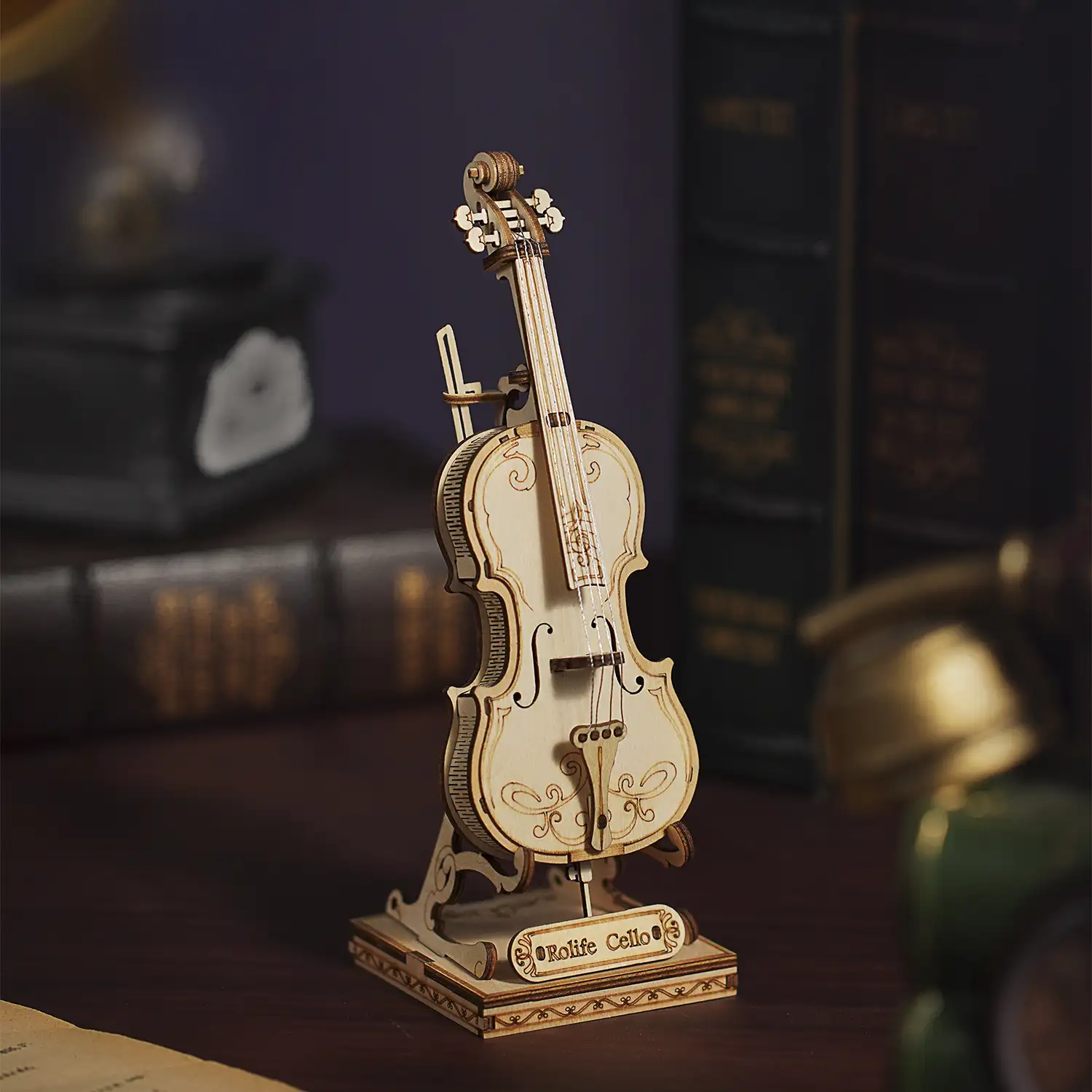 Violonchelo. Maqueta 3D realista con gran detalle, 58 piezas