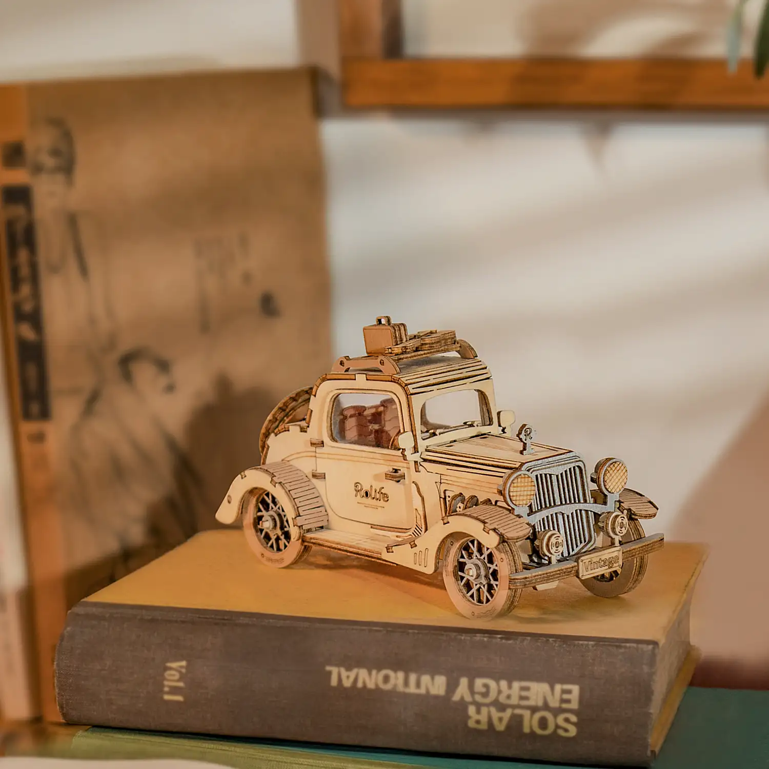 Coche clásico vintage. Maqueta 3D realista con gran detalle, 184 piezas