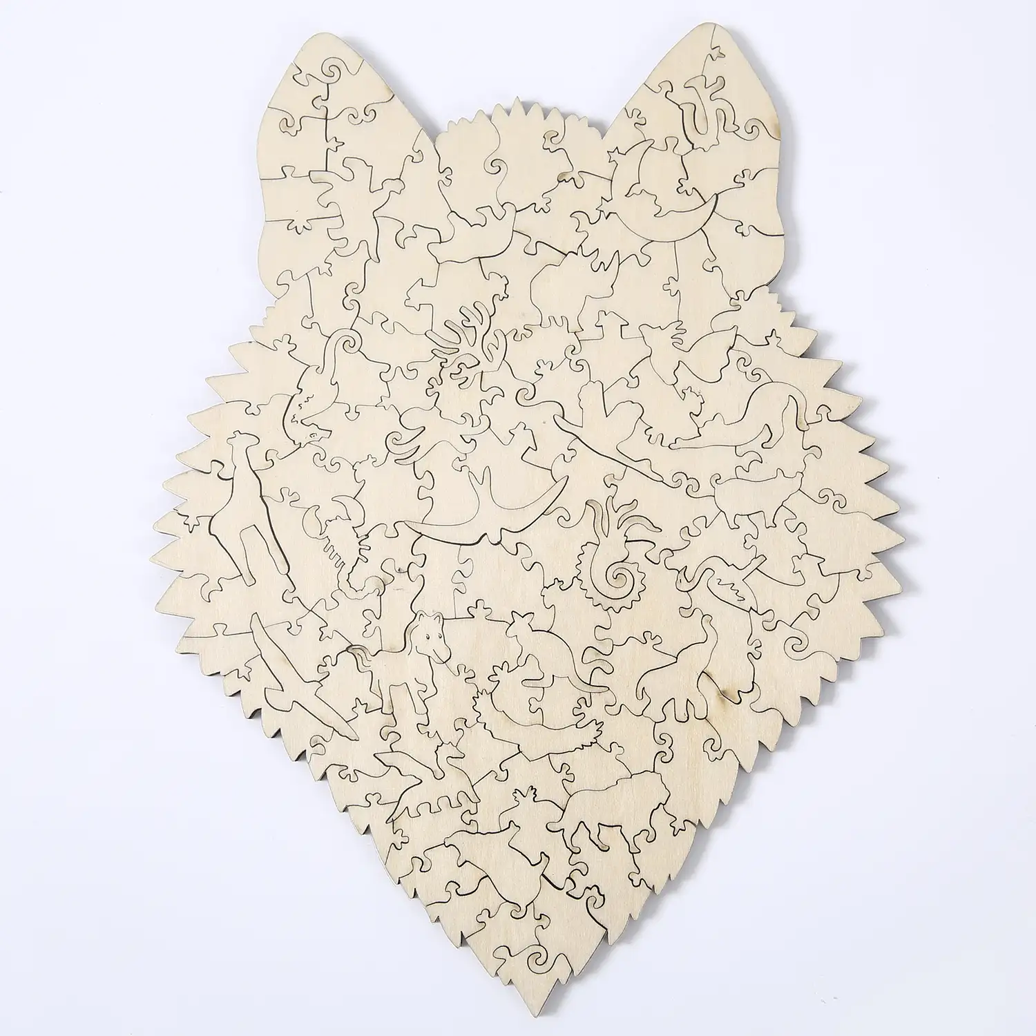 Puzzle de madera DIY forma de silueta . Con piezas individuales con diferentes diseños. En madera policromada. Tamaño A4 .DISEÑO LOBO.