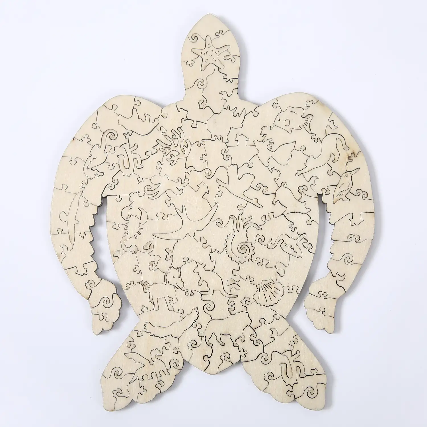 Puzzle de madera DIY forma de silueta . Con piezas individuales con diferentes diseños. En madera policromada. Tamaño A5 .DISEÑO TORTUGA.