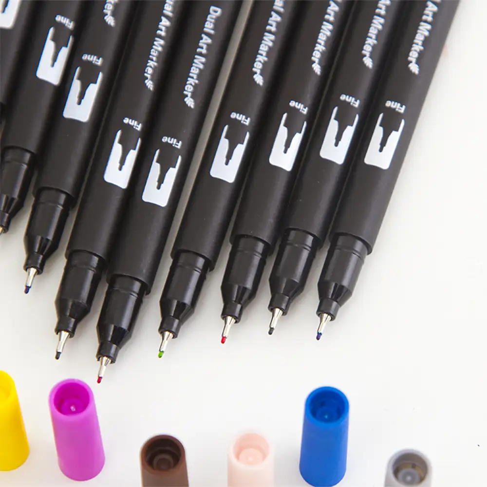 Set 120  Rotuladores BLACK LINE color doble punta, punta fina 0,4 mms y punta pincel acuarelable profesional. Forma redonda ergonómica para lettering, caligrafía, ilustraciones…