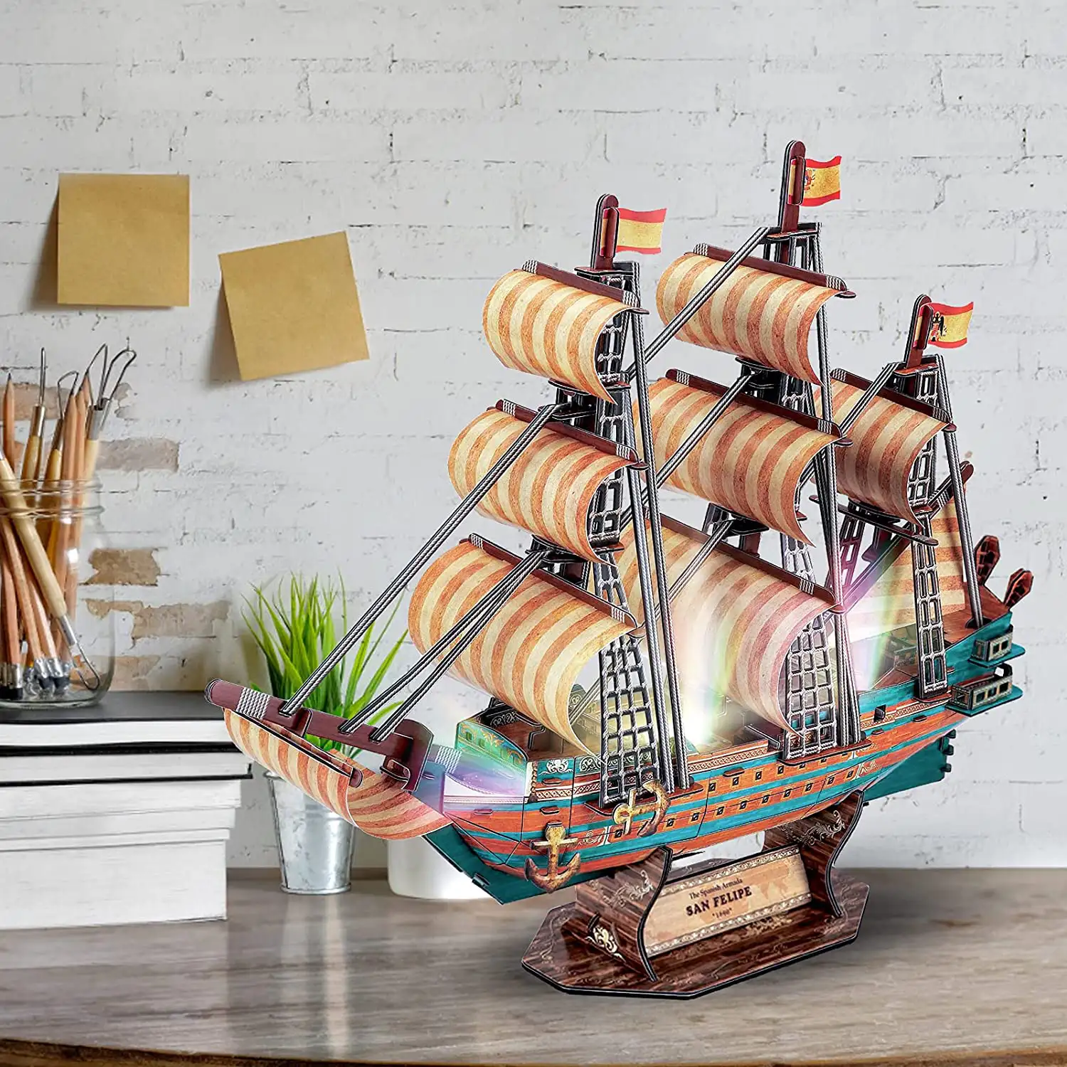 Puzle 3D buque Armada Española SAN FELIPE con luces LED. 46*14*36,4 cms y 146 piezas.