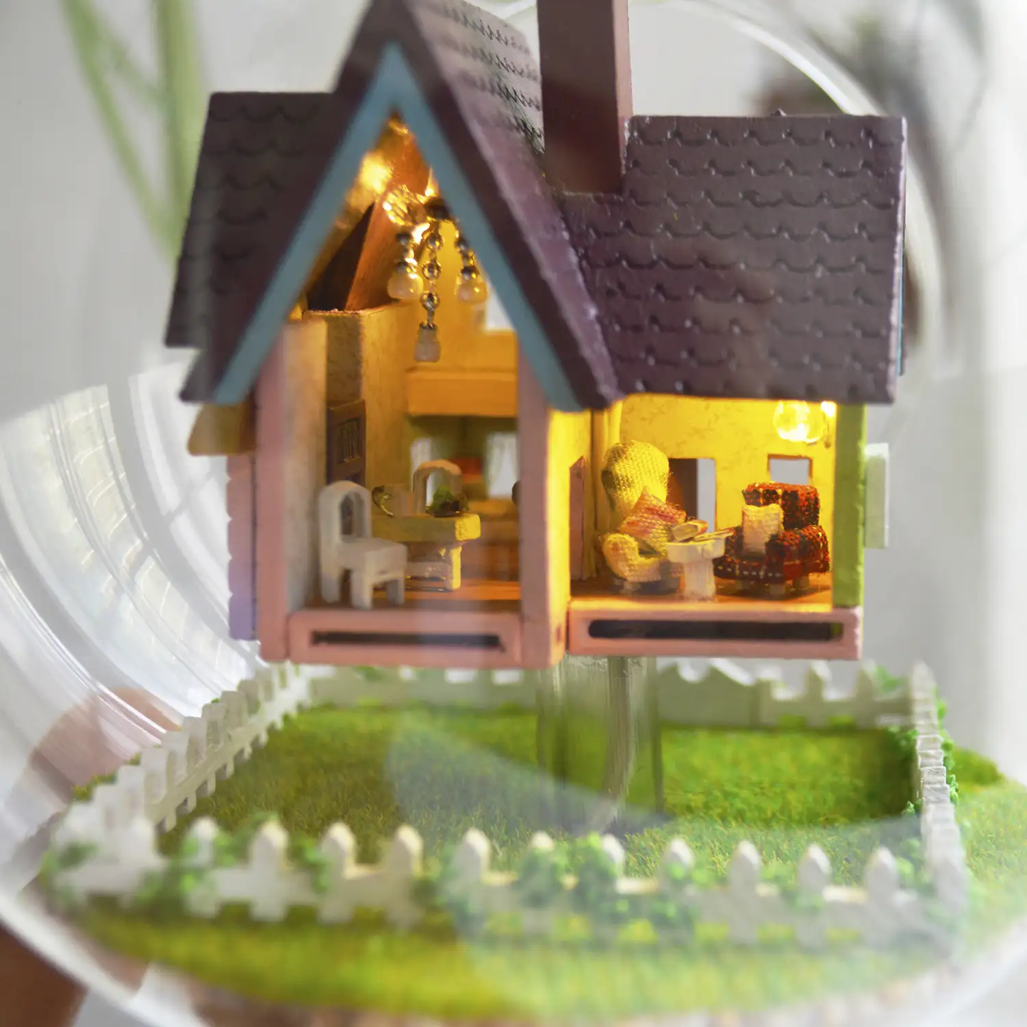 Maqueta miniatura 3D flying house wonderland 12x12x12 cm.