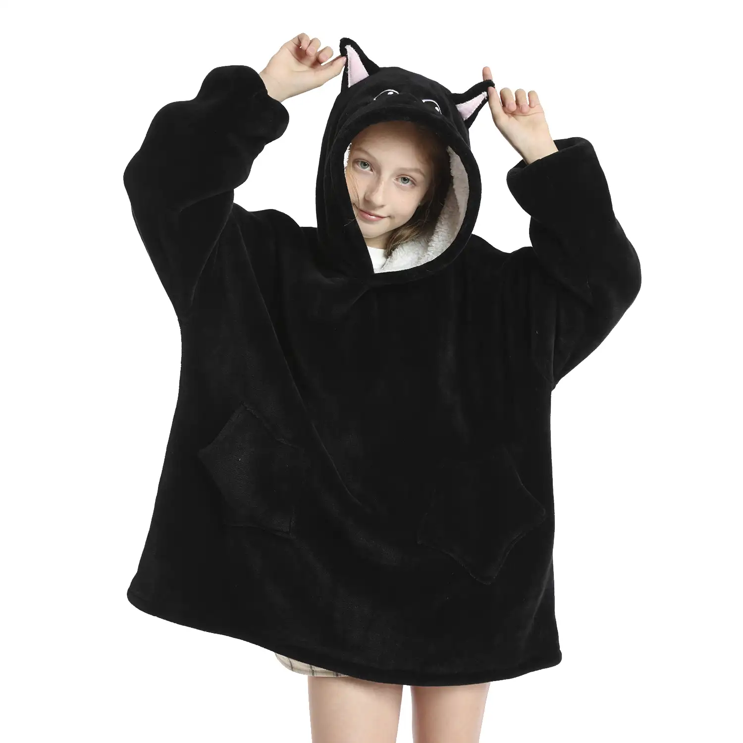 Bata infantil estilo sudadera y manta de felpa extrasuave. Bolsillos frontales. Diseño Gatito Negro