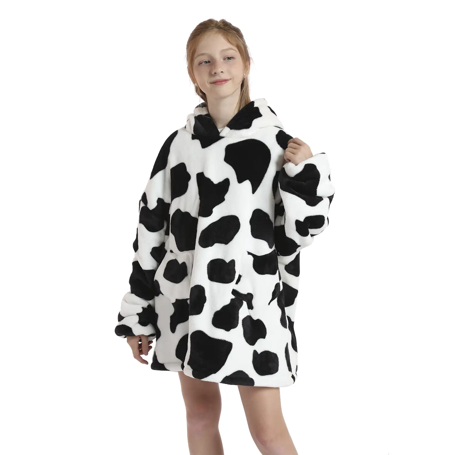 Bata infantil estilo sudadera y manta de felpa extrasuave. Bolsillos frontales. Diseno Vaca