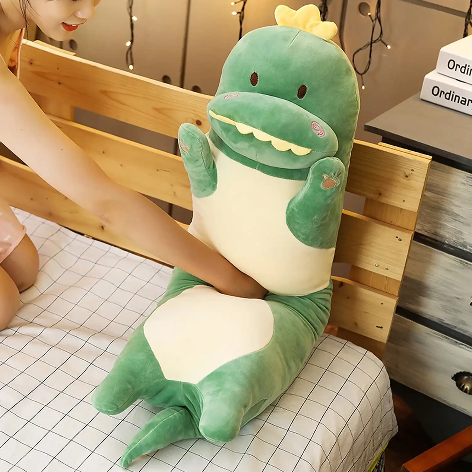 Almohada extrasuave y mullida diseño Dinosaurio 90cm.