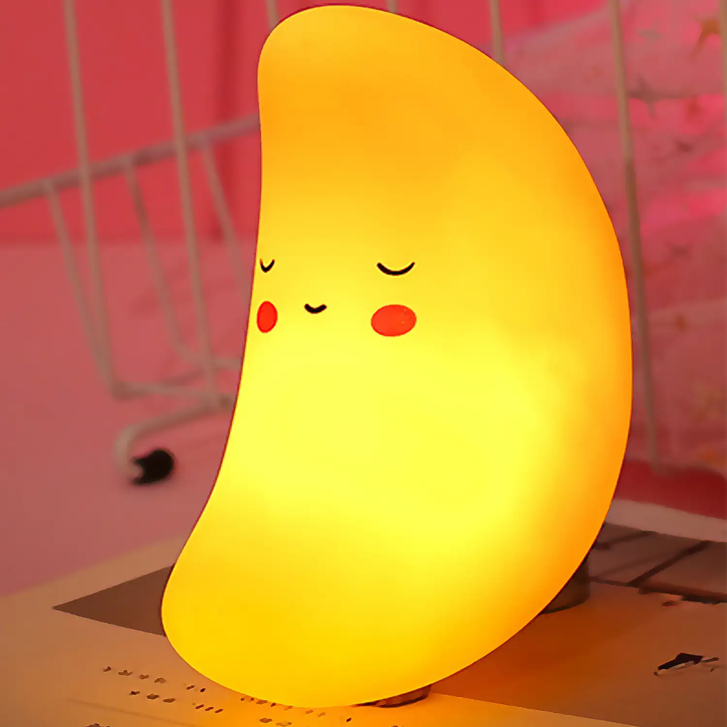 Luz led infantil nocturna quitamiedos. Diseño Luna.