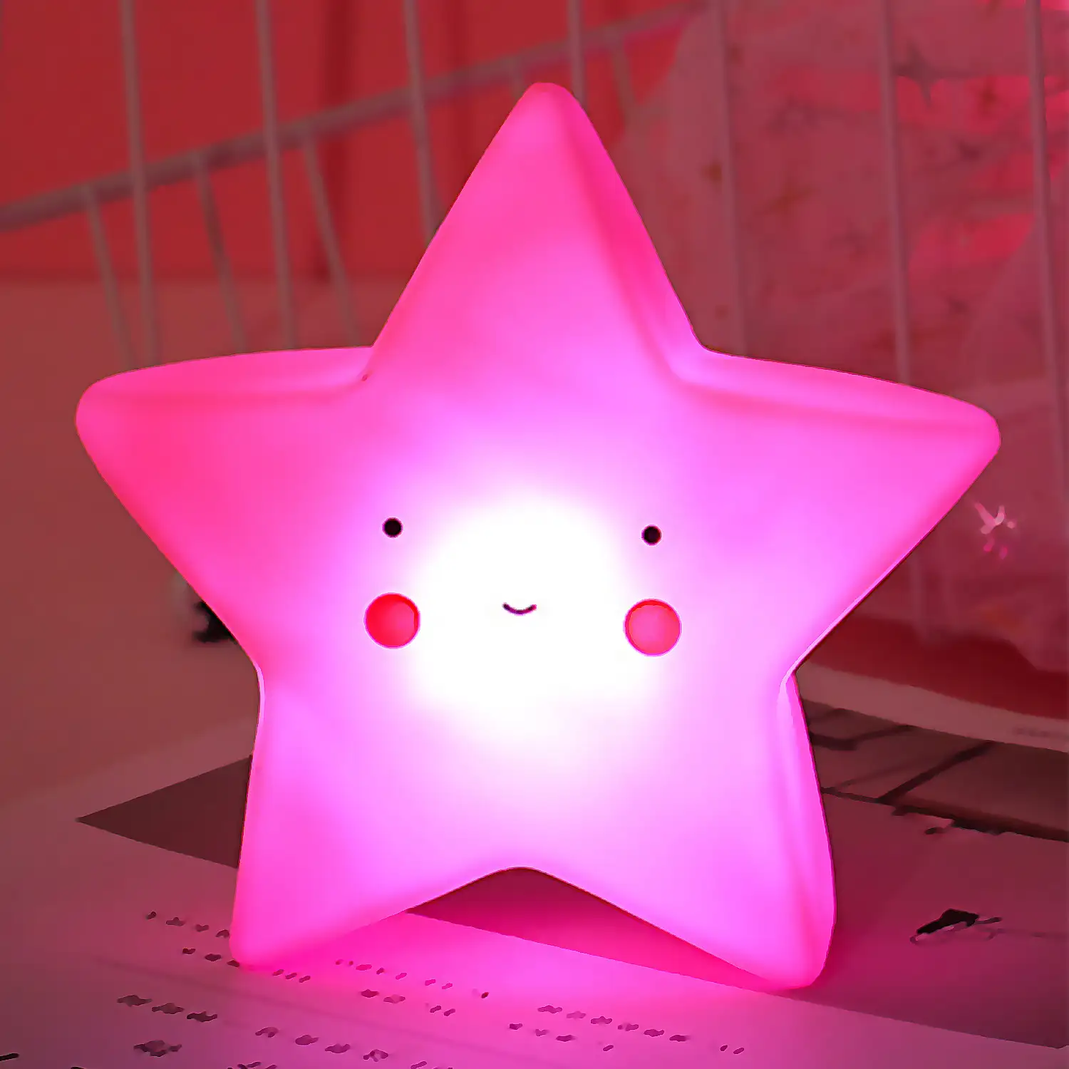 Luz led infantil nocturna quitamiedos. Diseño Estrella.