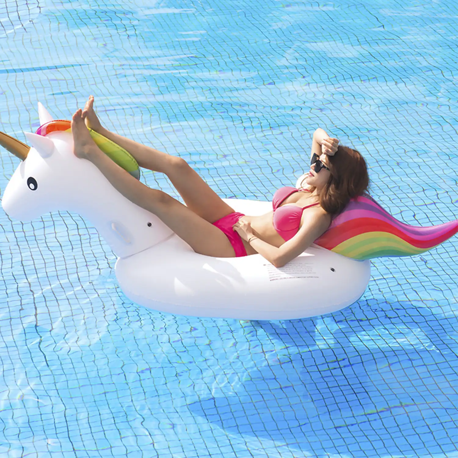 Flotador gigante con forma de unicornio. 200x100cm.