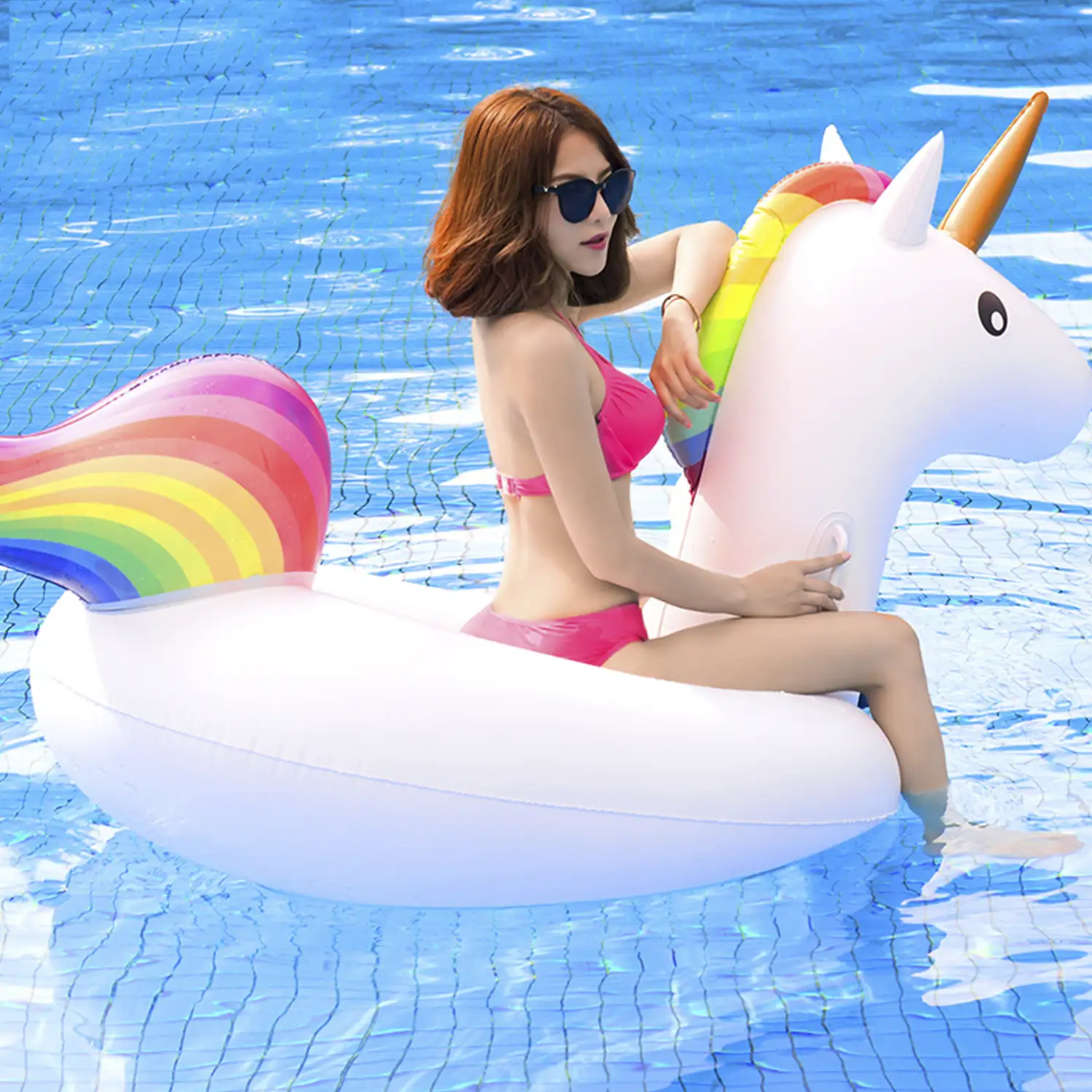 Flotador gigante con forma de unicornio. 200x100cm.