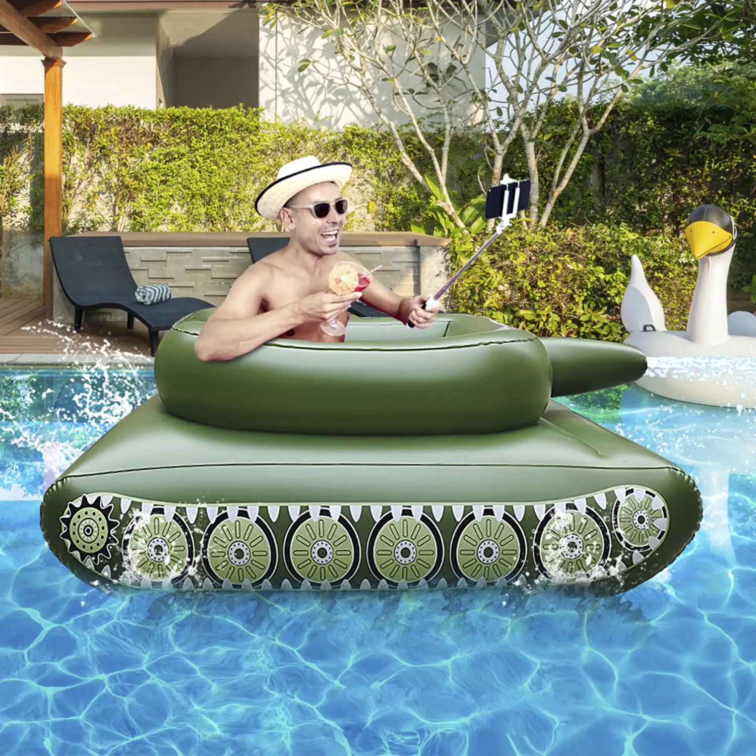 Tanque flotador con pulverizdor cañon de agua. 155x112cm.