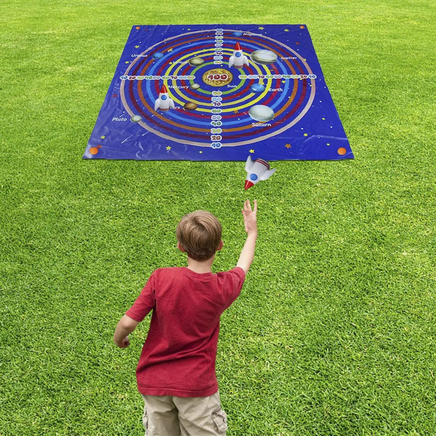 Lanzamiento espacial de cohetes: juego de puntería, incluye 1 manta diana y 3 cohetes hinchables.