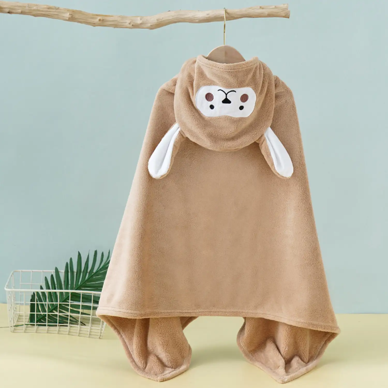 Toalla infantil diseño conejito.