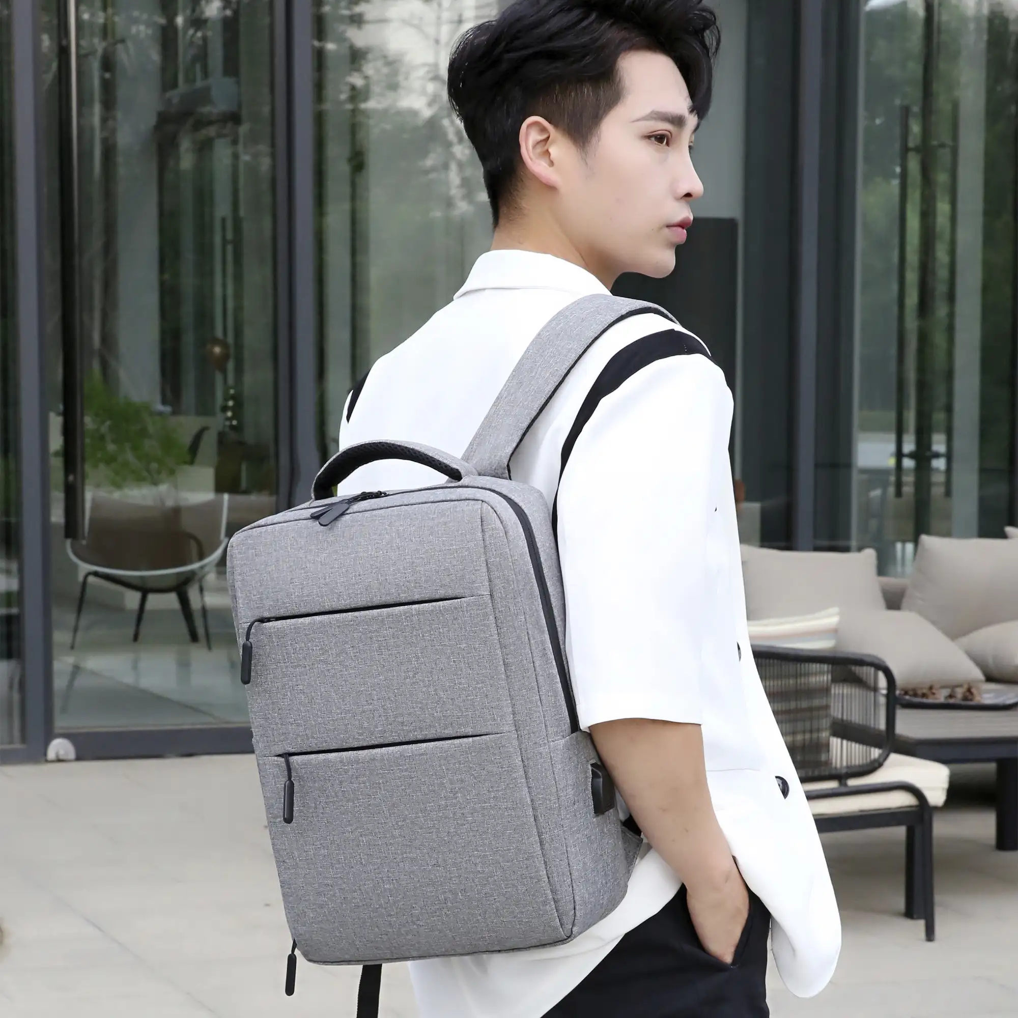 Mochila para Laptop con interfaz de carga USB.