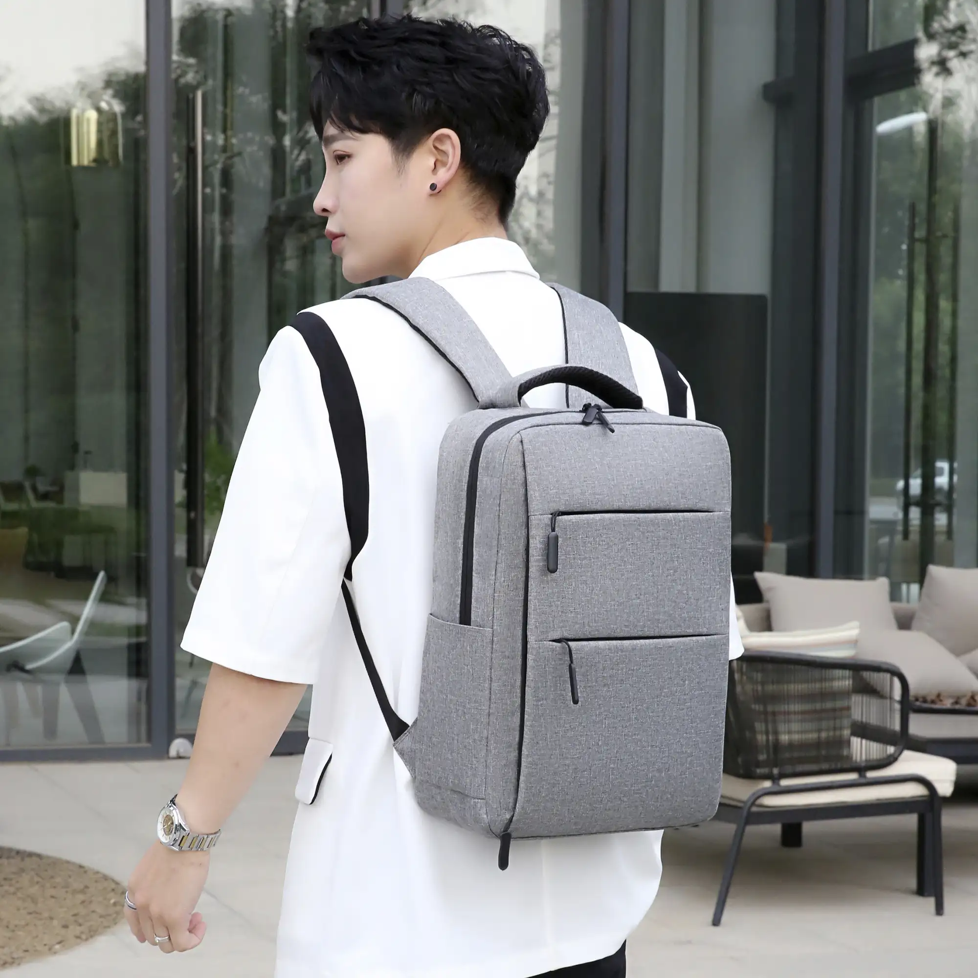Mochila para Laptop con interfaz de carga USB.