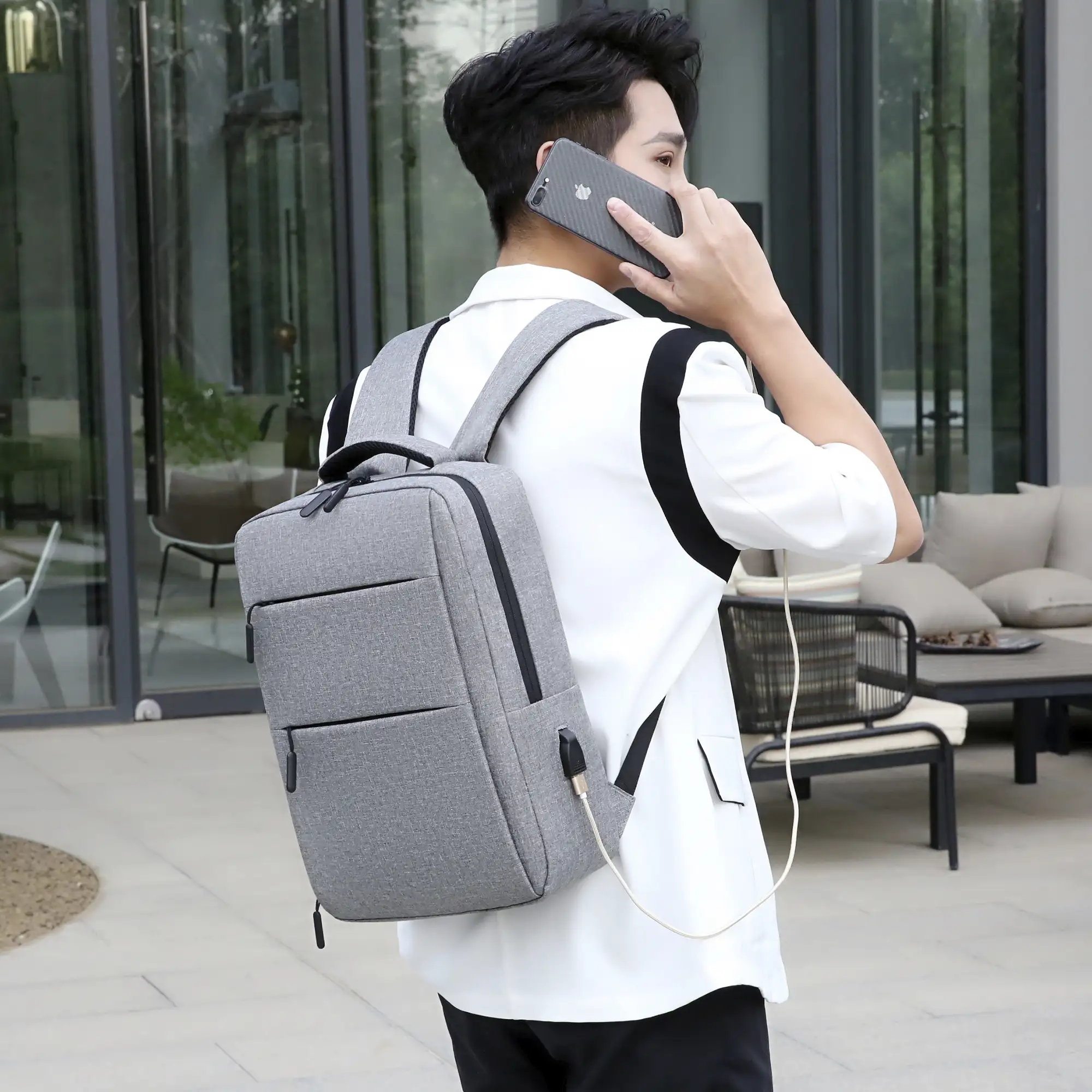 Mochila para Laptop con interfaz de carga USB.
