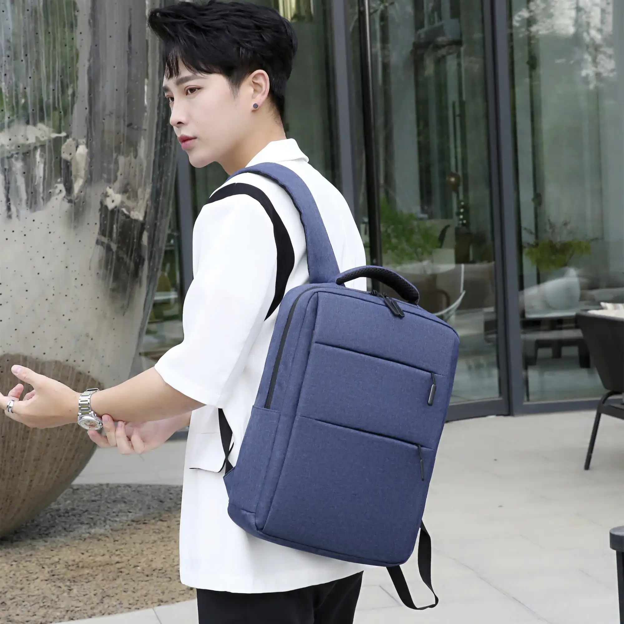 Mochila para Laptop con interfaz de carga USB.