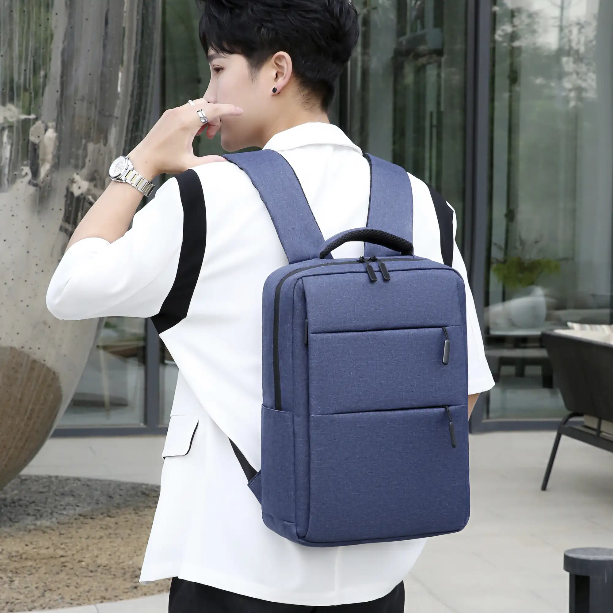 Mochila para Laptop con interfaz de carga USB.