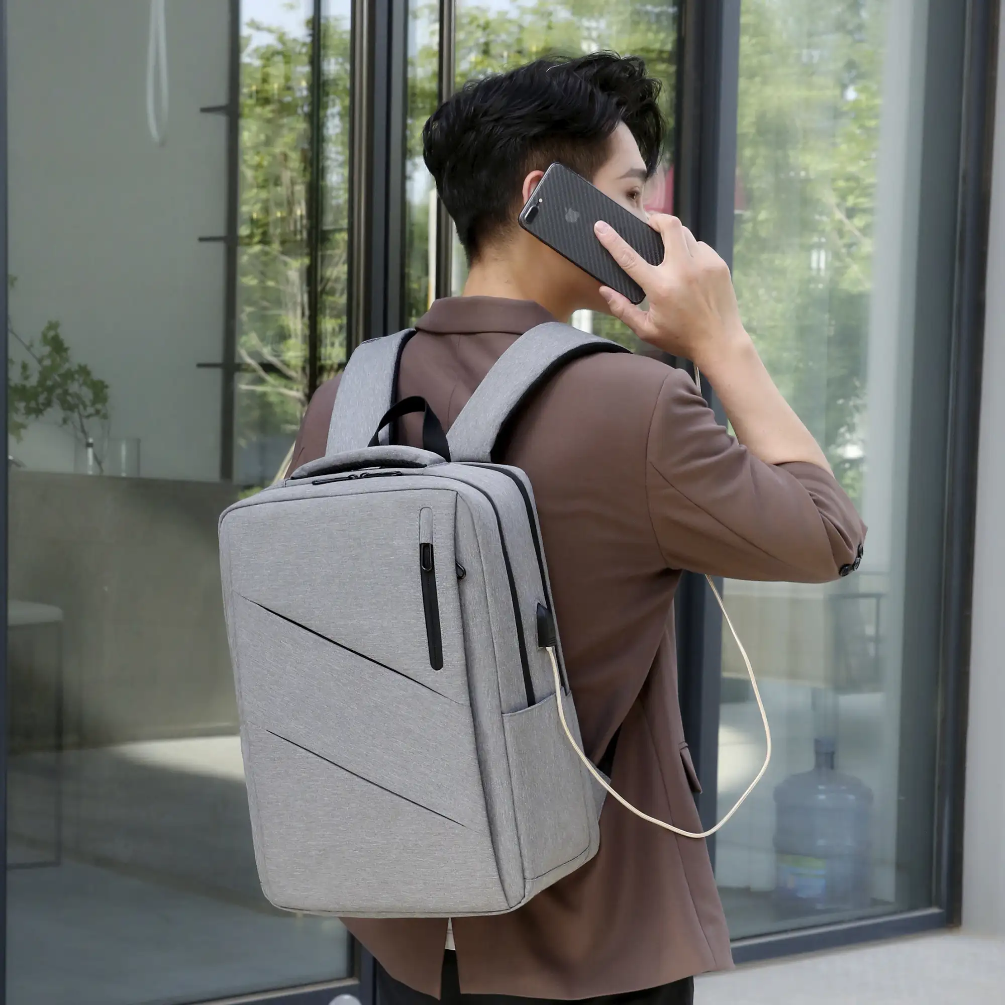 Mochila para Laptop con interfaz de carga USB.