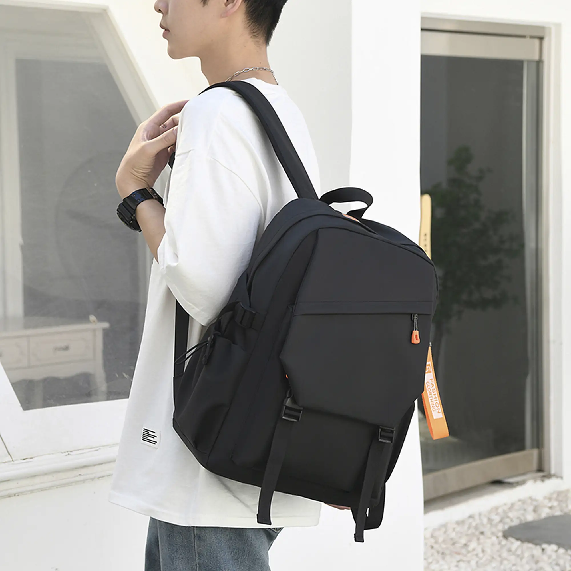 Mochila para Laptop con interfaz de carga USB.