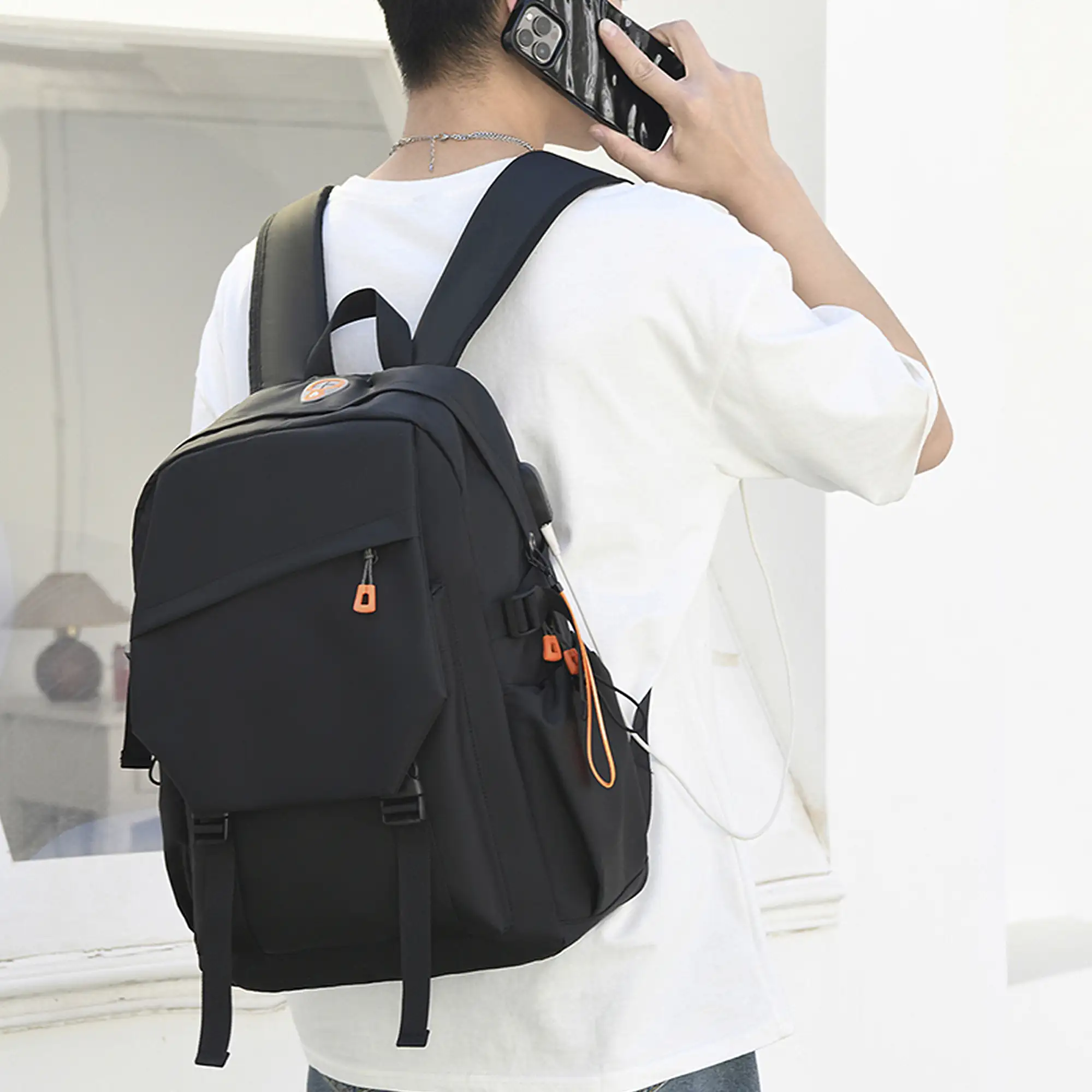 Mochila para Laptop con interfaz de carga USB.