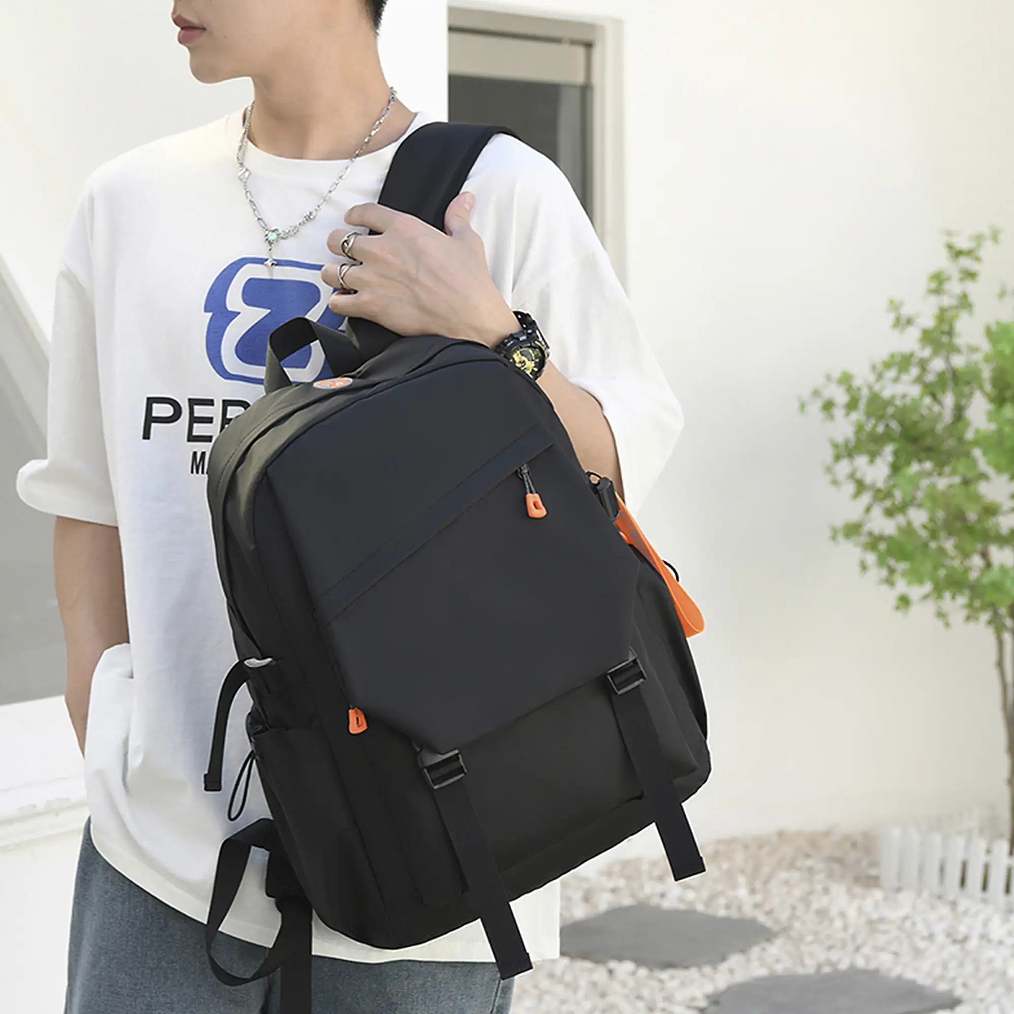 Mochila para Laptop con interfaz de carga USB.
