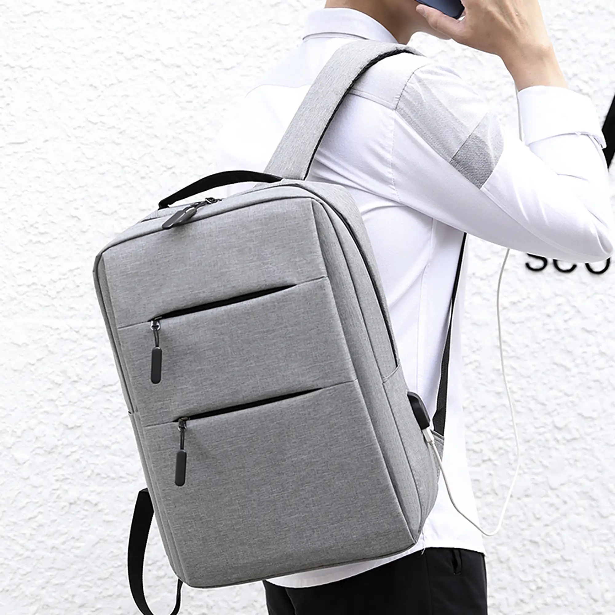 Mochila para Laptop con interfaz de carga USB.