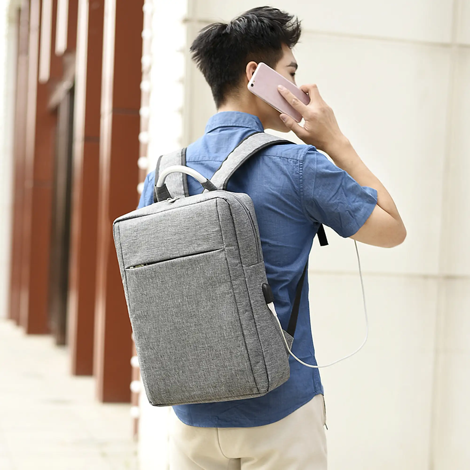 Mochila para Laptop con interfaz de carga USB.
