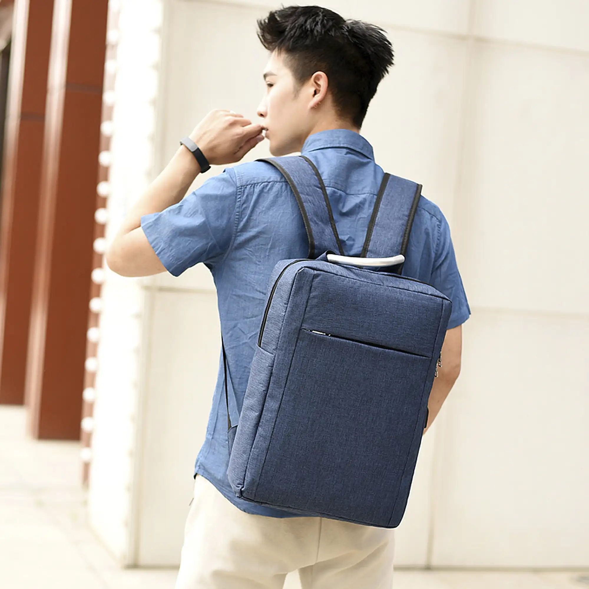 Mochila para Laptop con interfaz de carga USB.