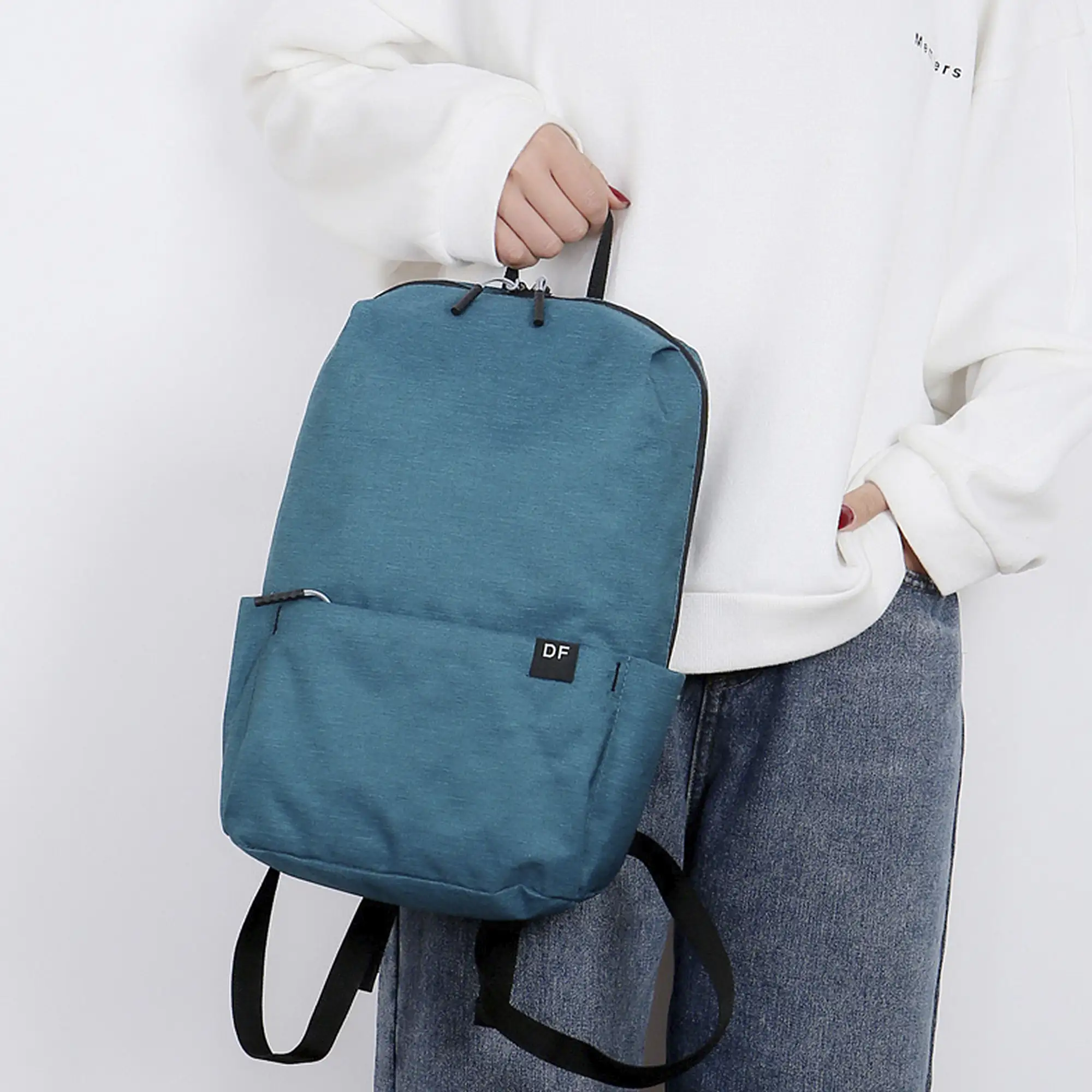 Mini mochila impermeable.
