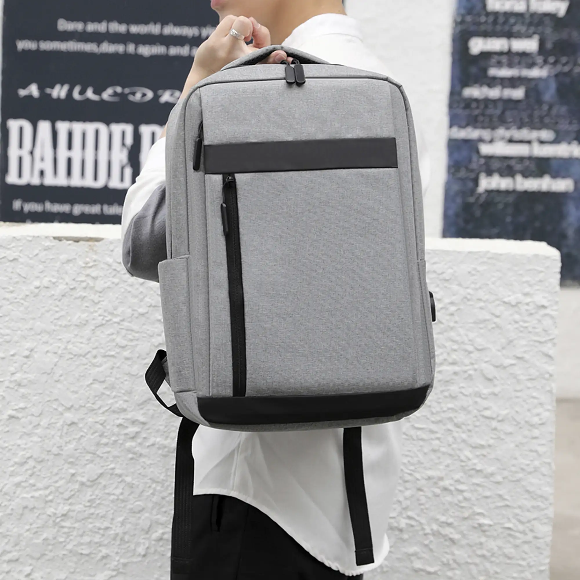 Mochila para Laptop con interfaz de carga USB.