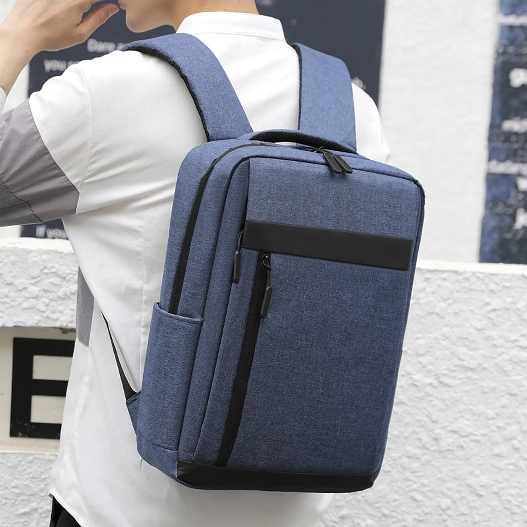 Mochila para Laptop con interfaz de carga USB.
