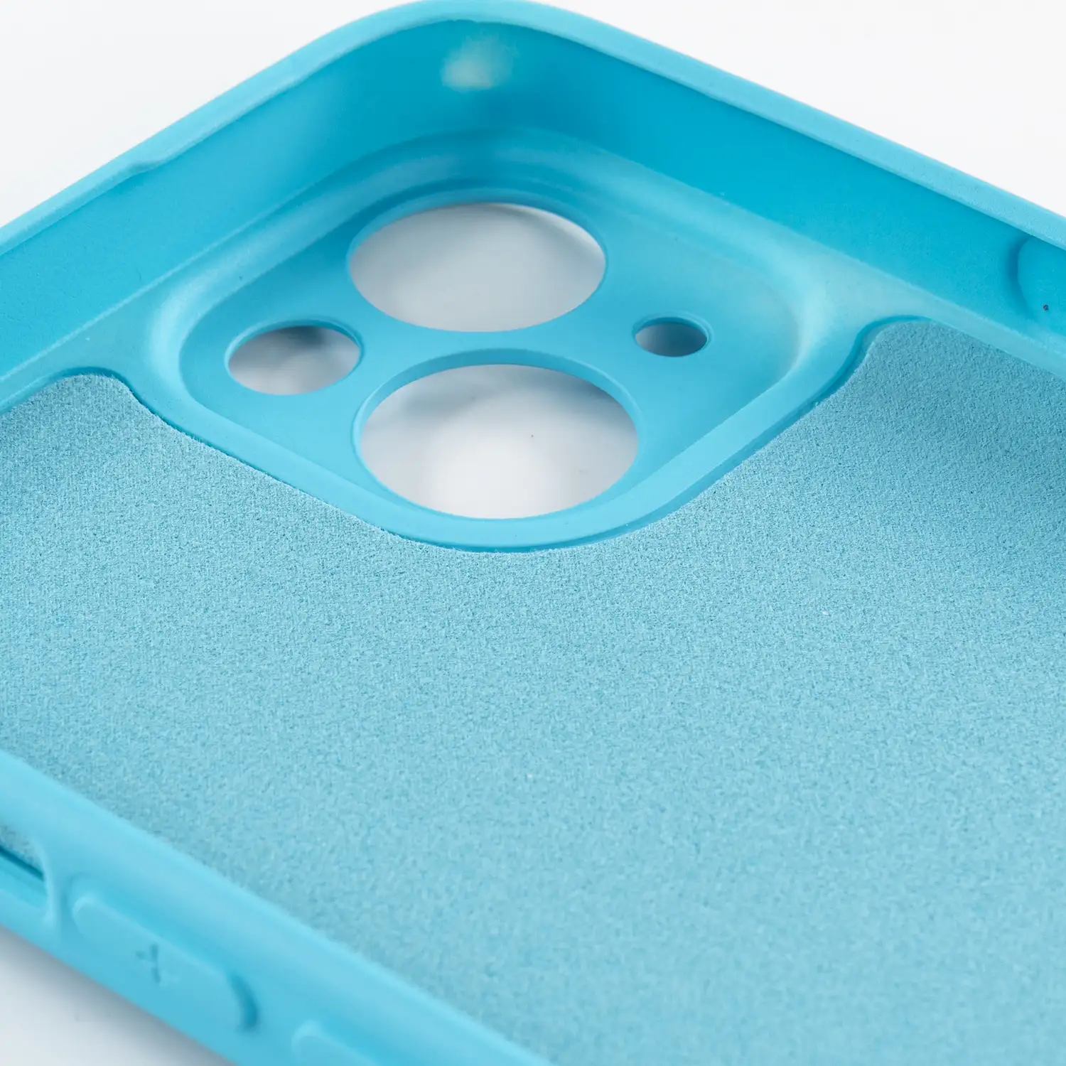 Carcasa de silicona Essential con protección de cámara para iPhone 14 Plus. Interior aterciopelado suave.