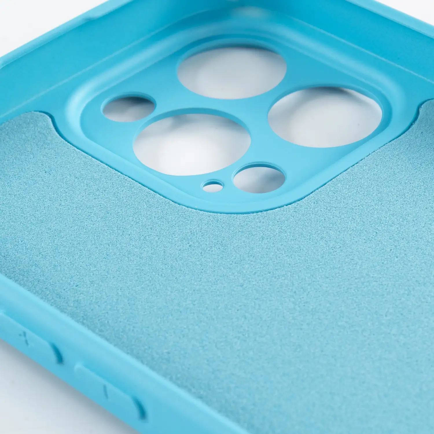 Carcasa de silicona Essential con protección de cámara para iPhone 14 Pro. Interior aterciopelado suave.