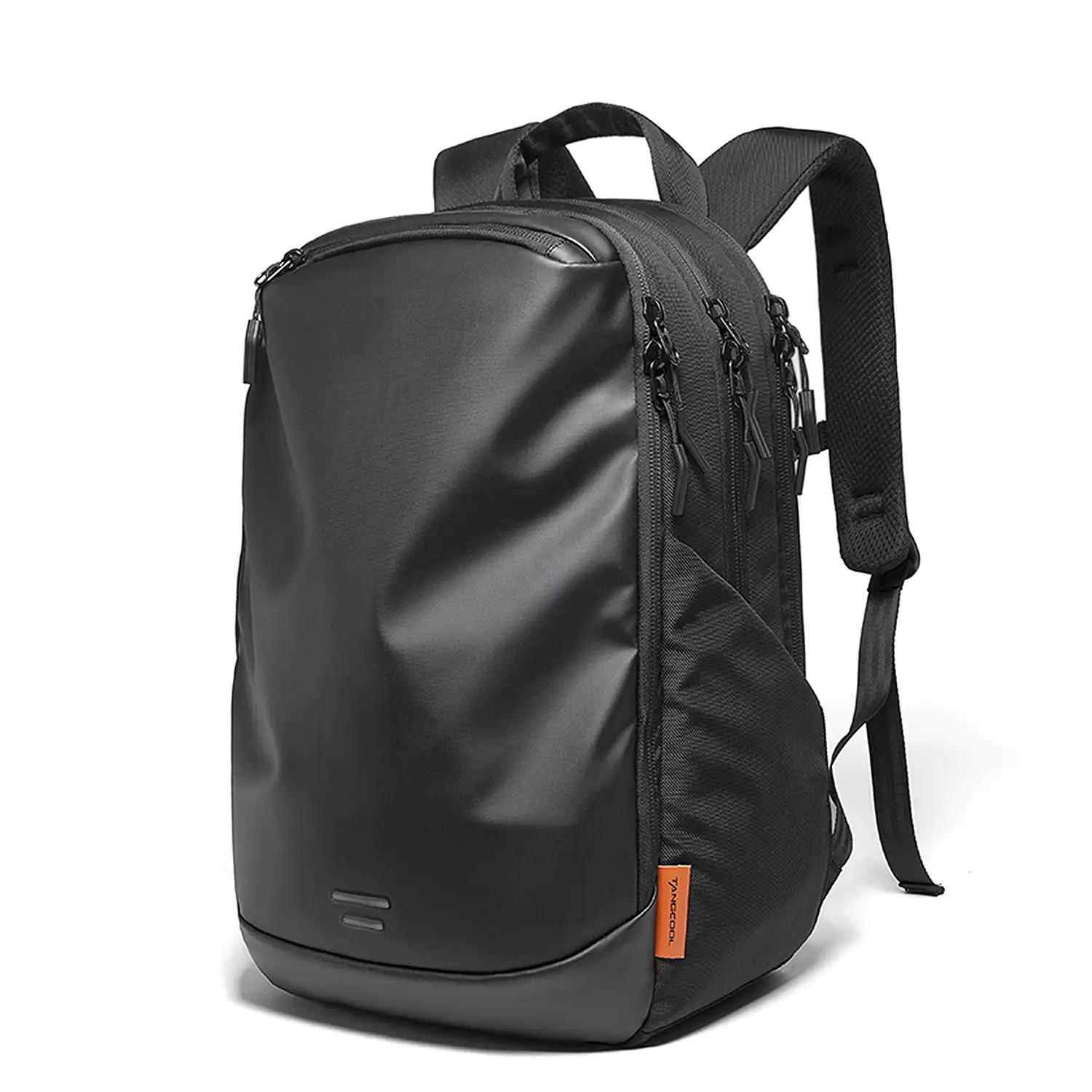Mochila triple compartimento con capa impermeable, bolsillo porta Laptop 15,6 y para tablet. Transpirable. 30L.